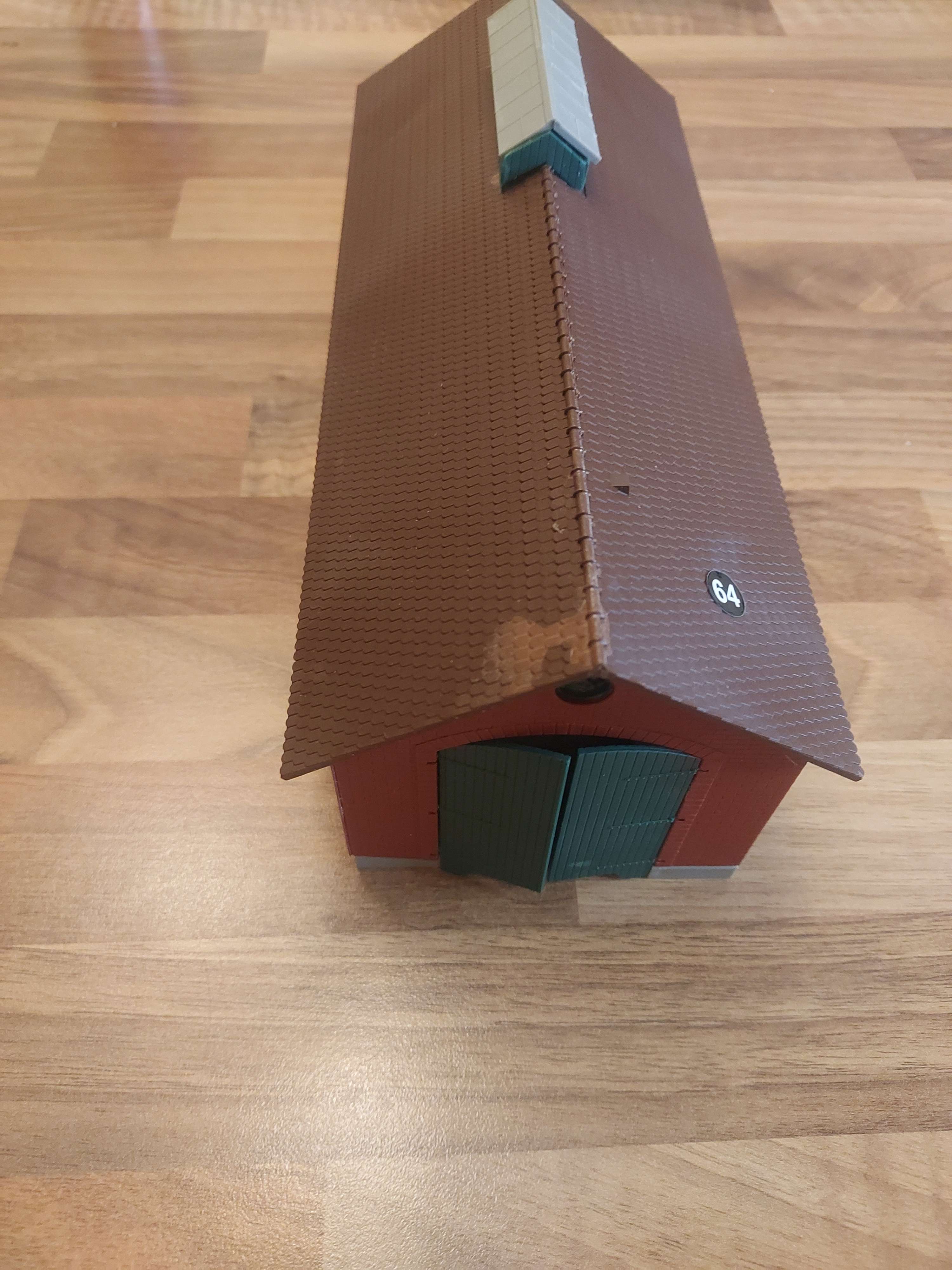 Piko maquette HO remise &agrave; locomotive ref 64