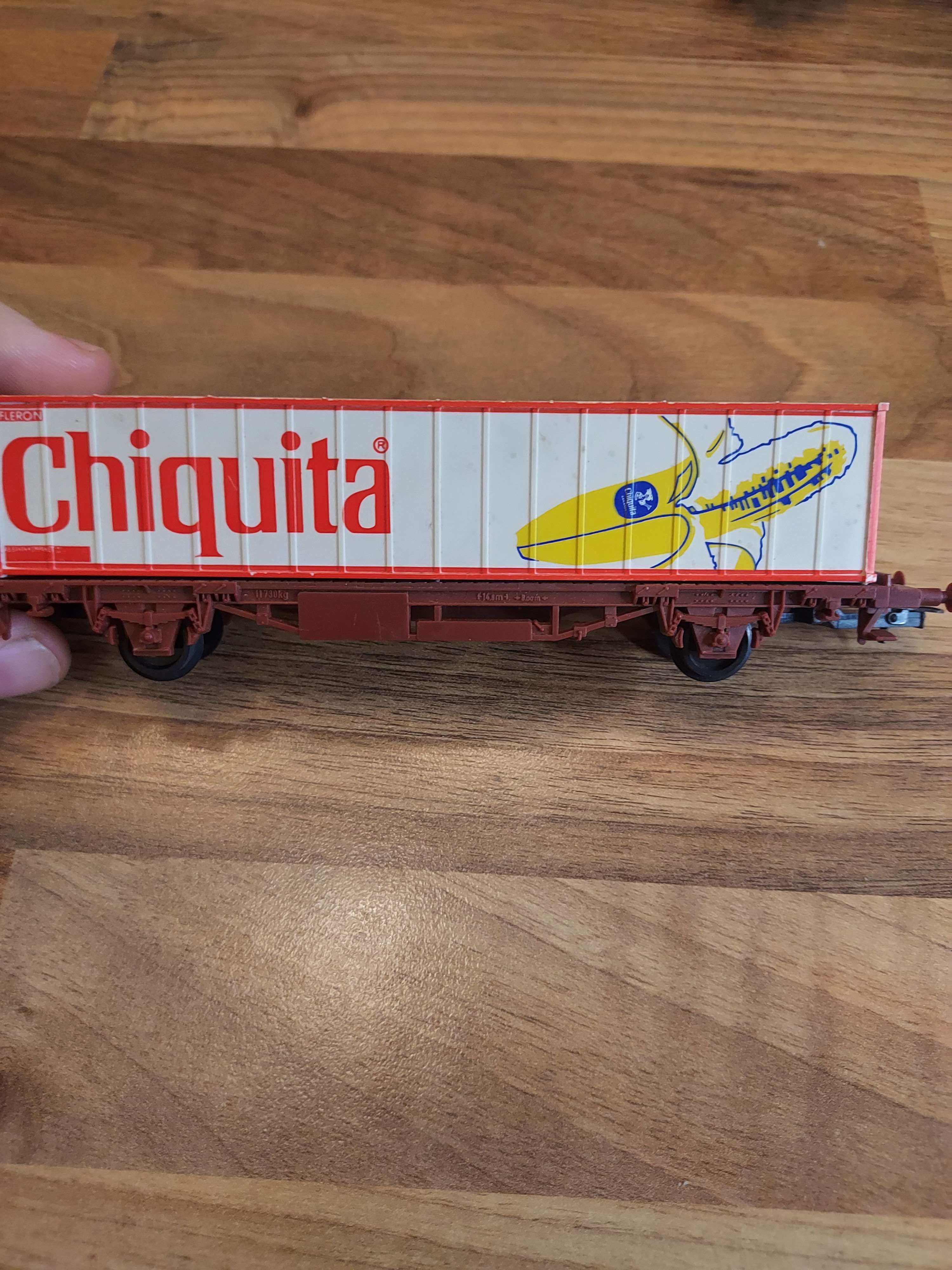 Lima wagon porte conteneur chiquita  Ho ref 22