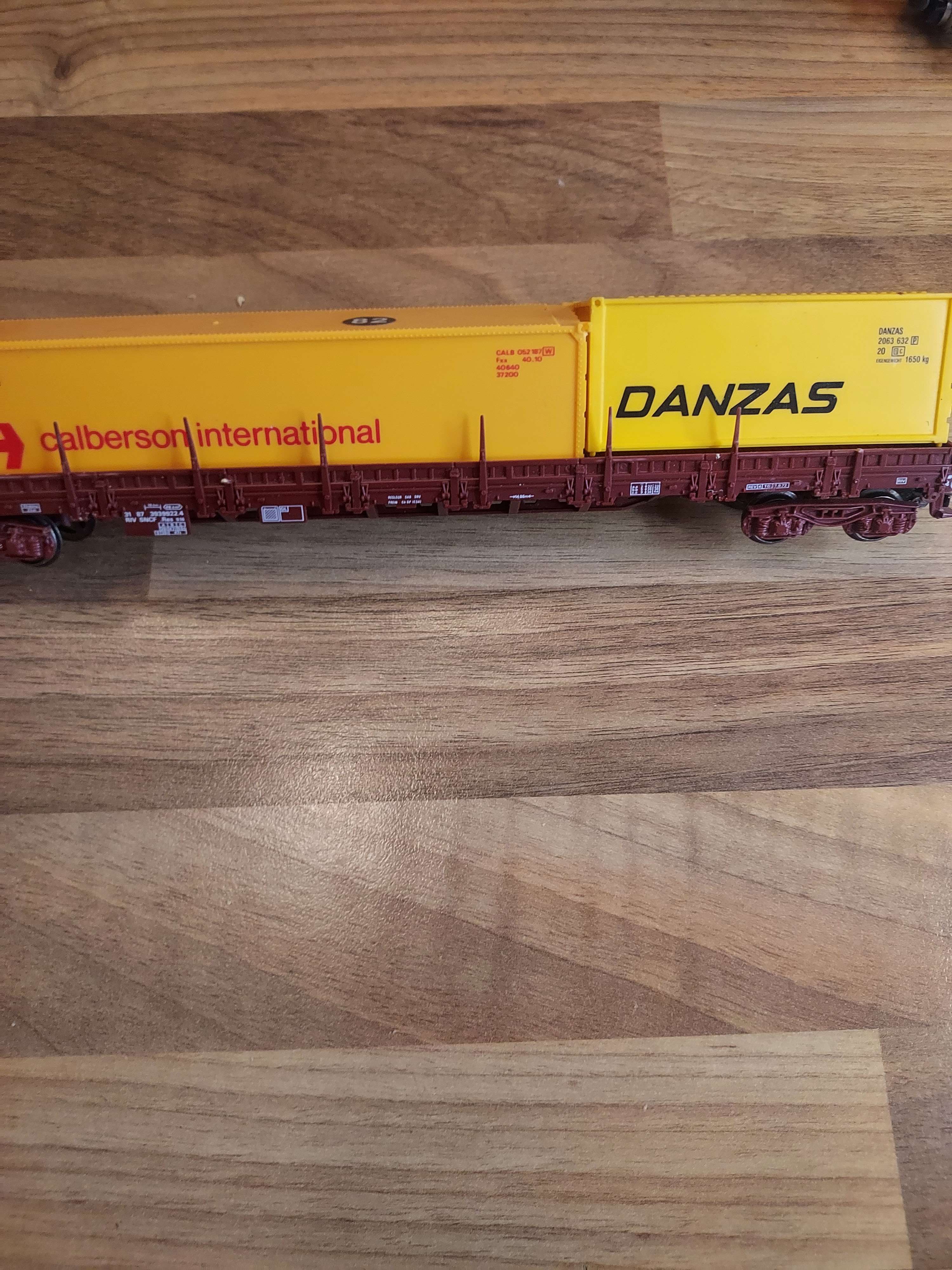 Jouef grand wagon porte conteneur Ho ref 82