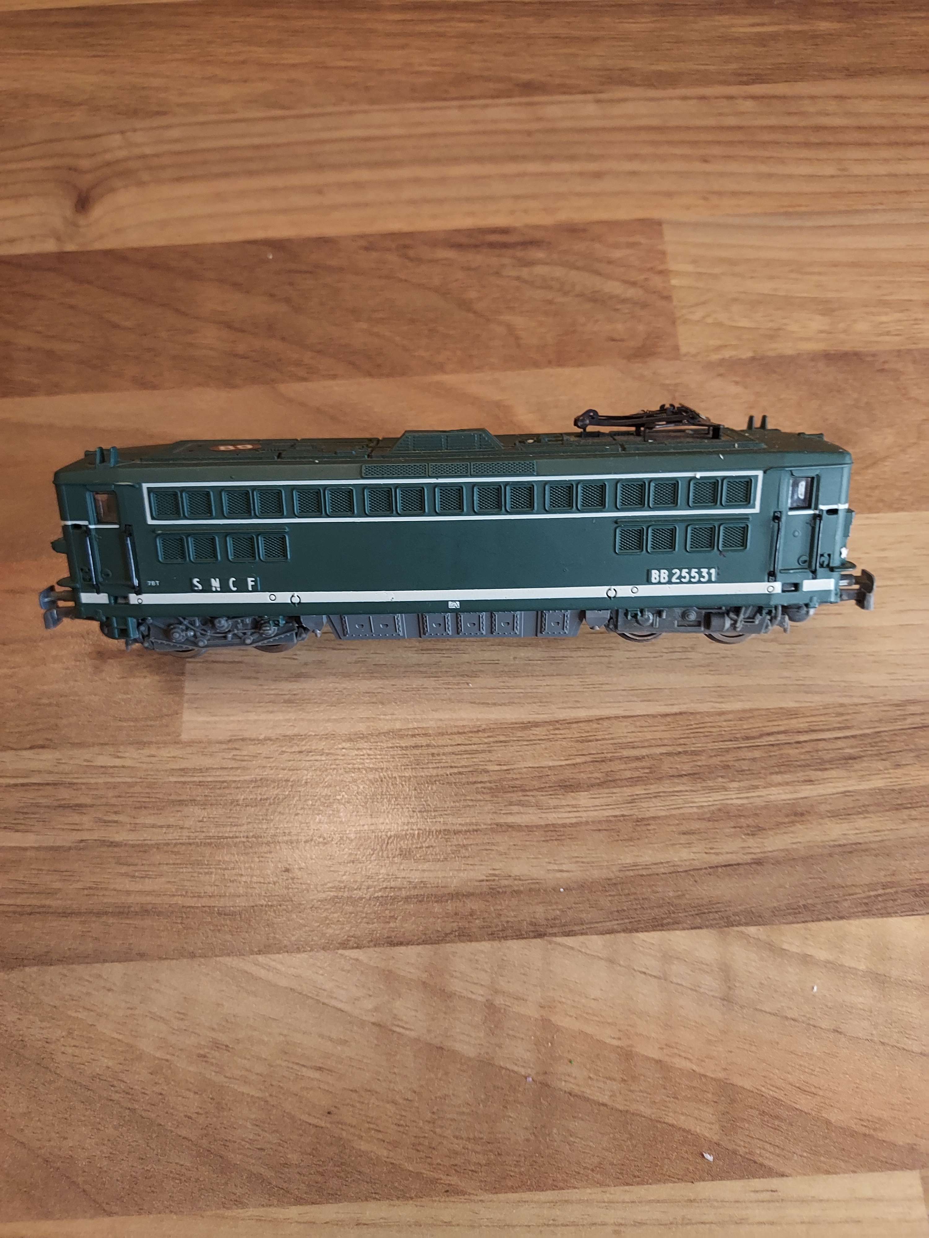 Jouef locomotive &eacute;lectrique 1/87 HO BB 25531 ref 89