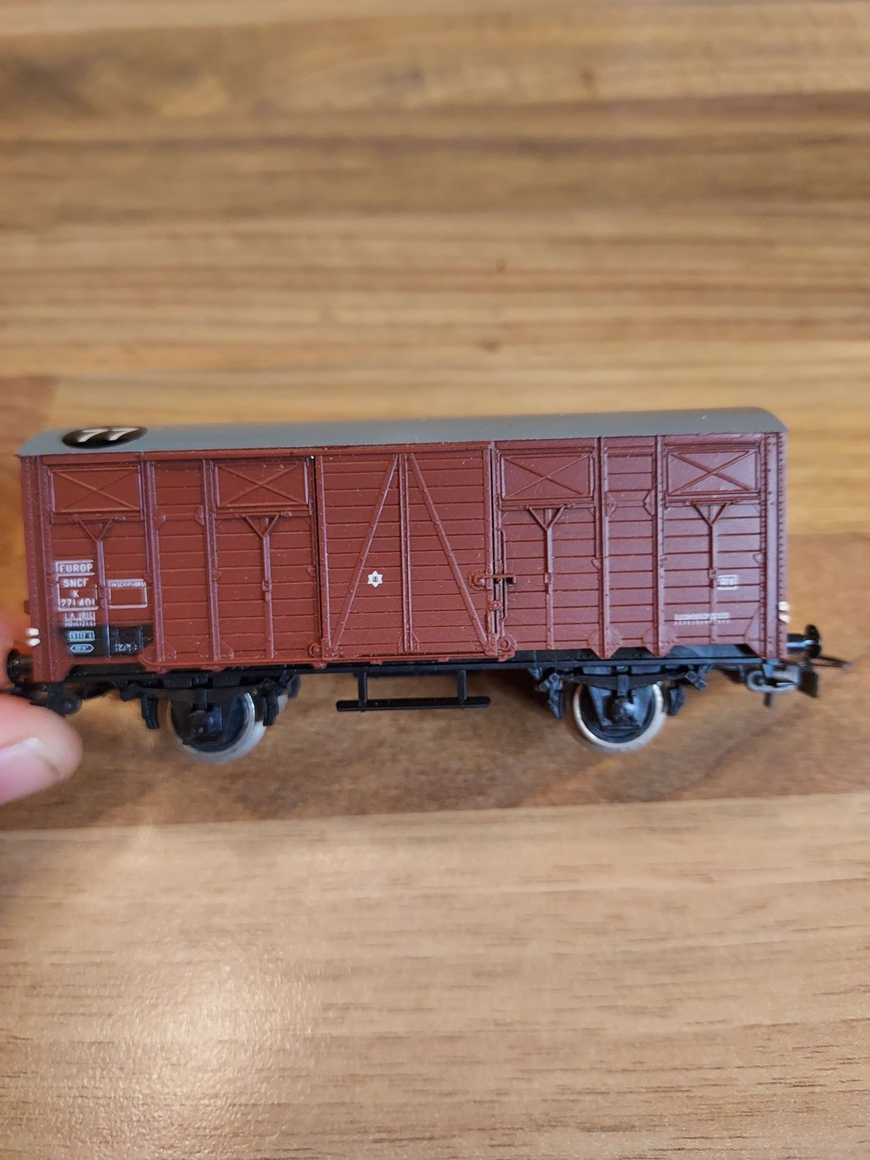 Piko wagon couvert HO 1/87 REF 77