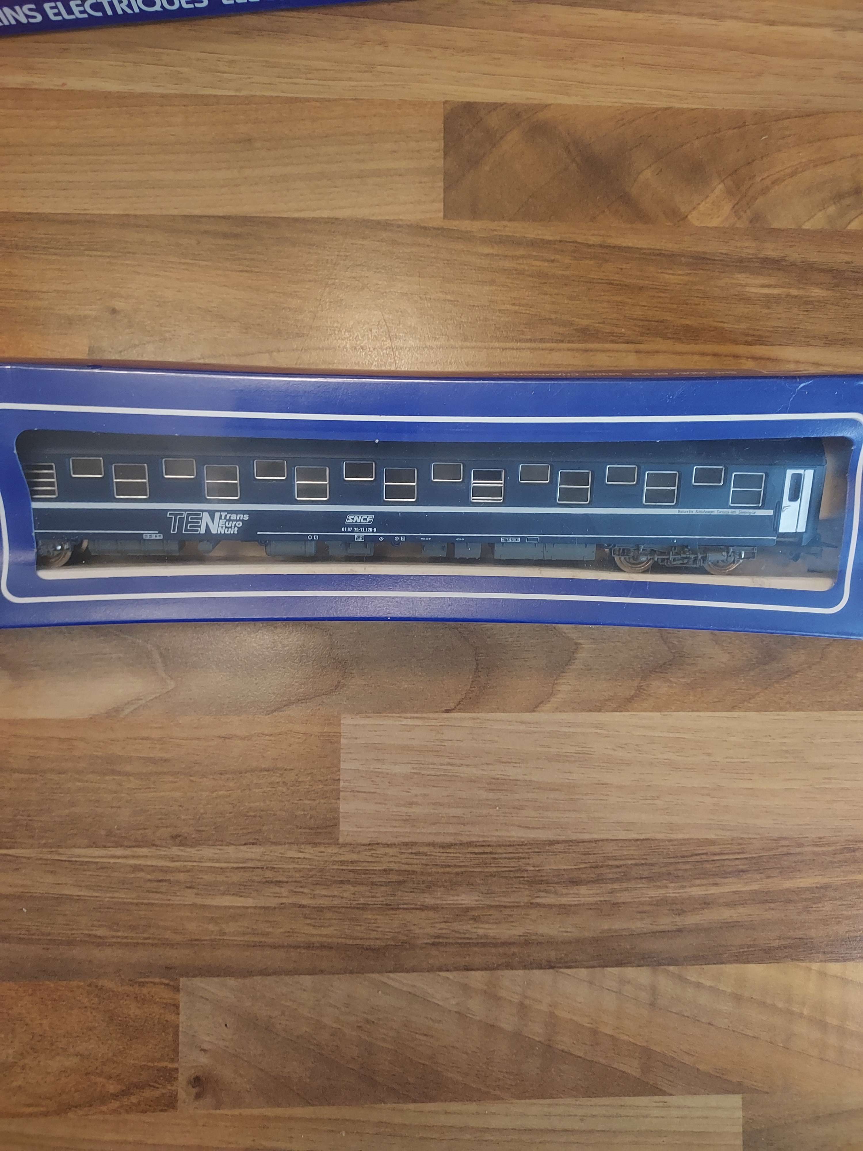 Wagon Voiture-lit Jouef H0 5298 de la SNCF HO 