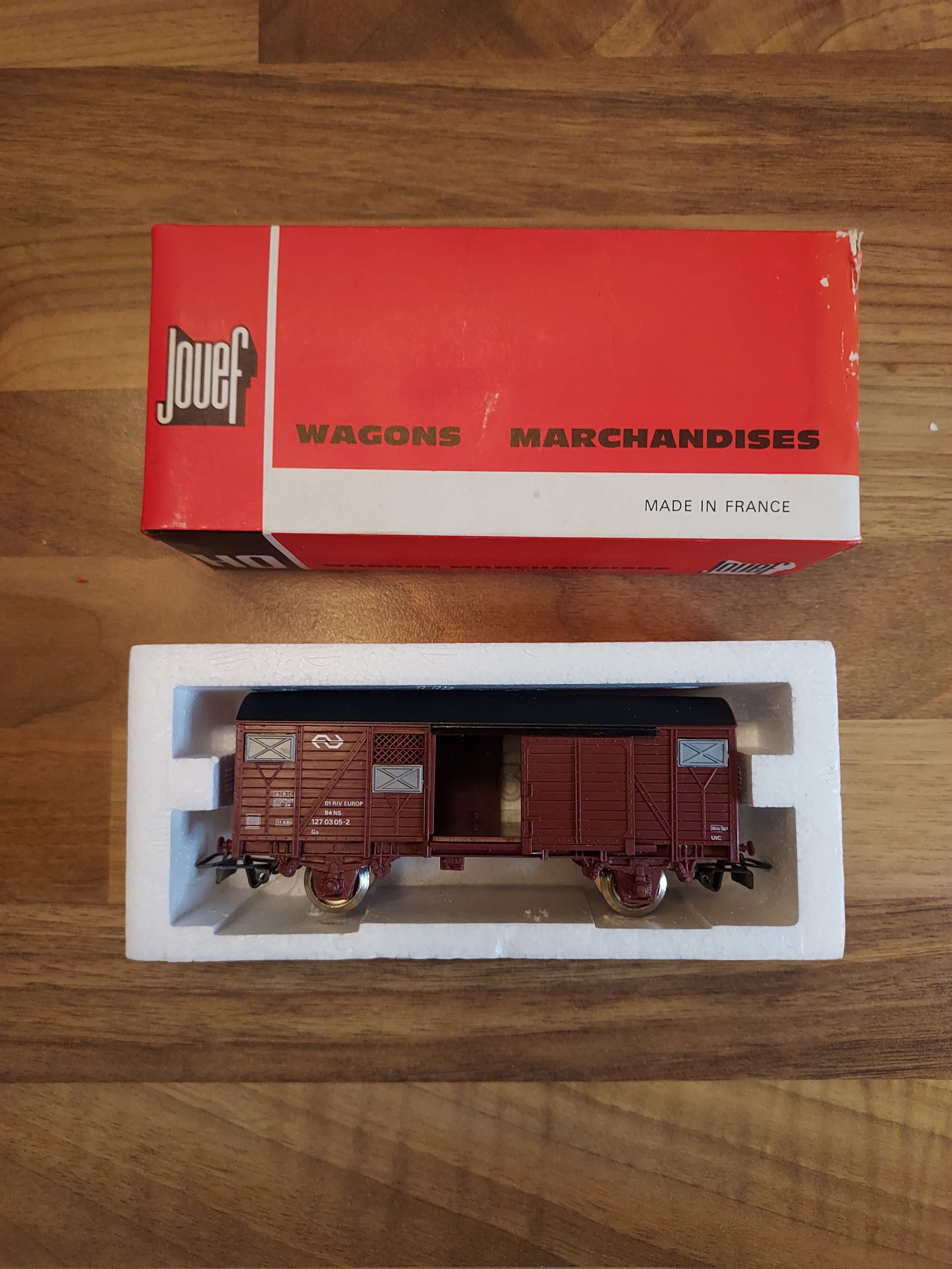 Jouef wagon marchandise Couvert u i c 2 essieux  N.S. HO  HOLLANDE 