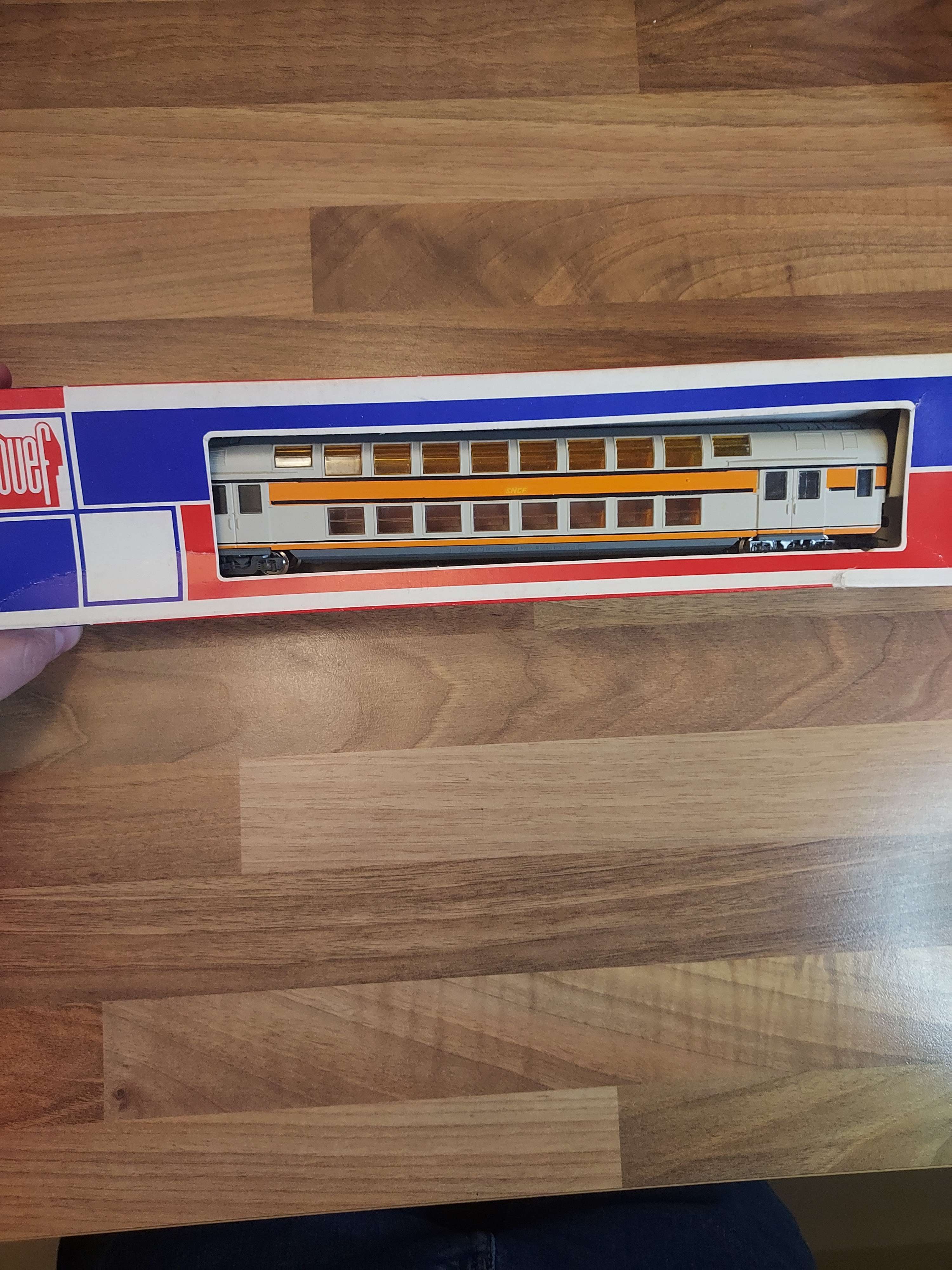 Jouef voiture 2 niveau fourgon 2 e classe bde r&eacute;f 5084 HO