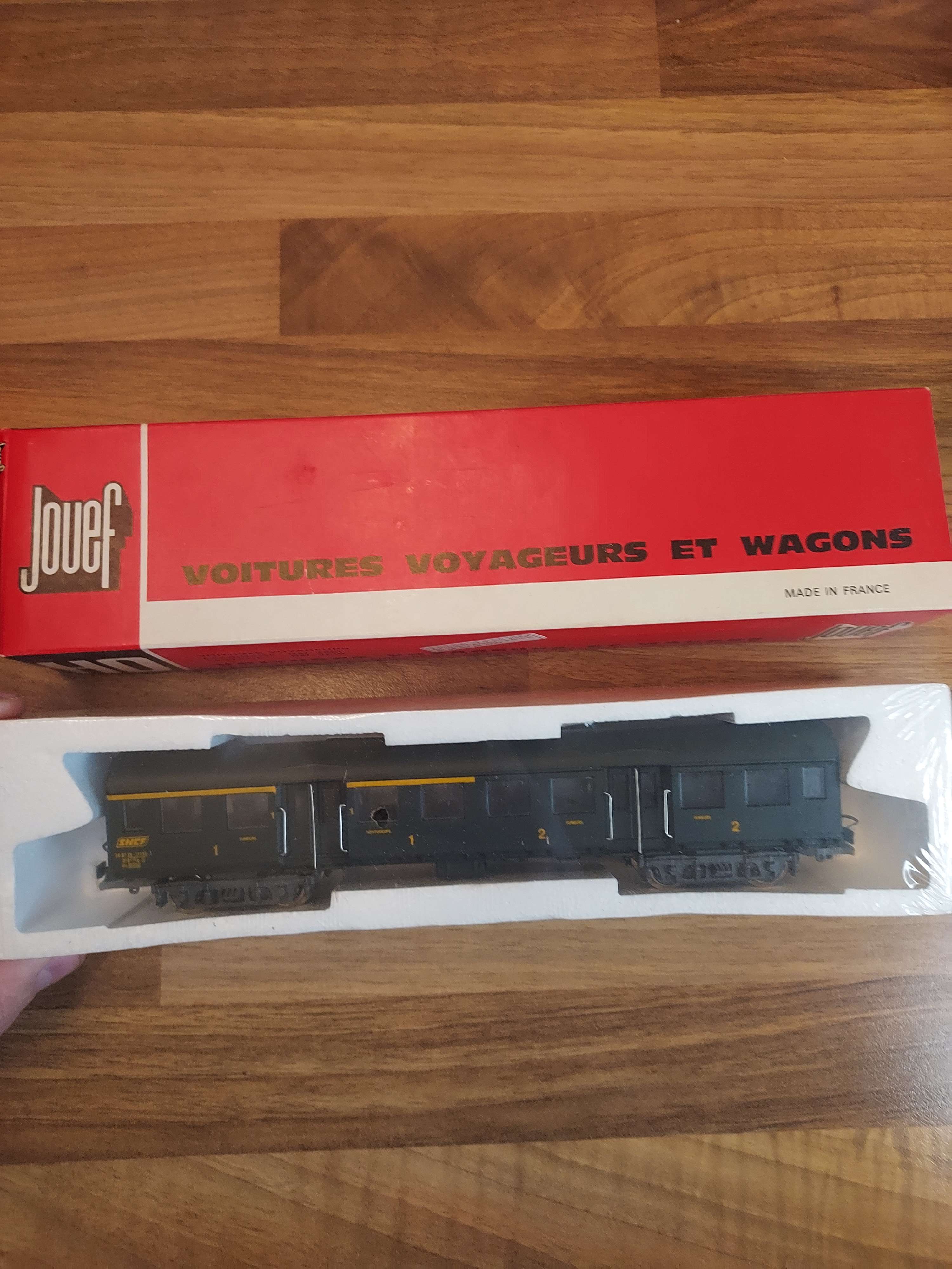 JOUEF  VOITURE VOYAGEURS 1E / 2E CLASSE TYPE MODERNISEE SOUS BLISTER HO ref 5103
