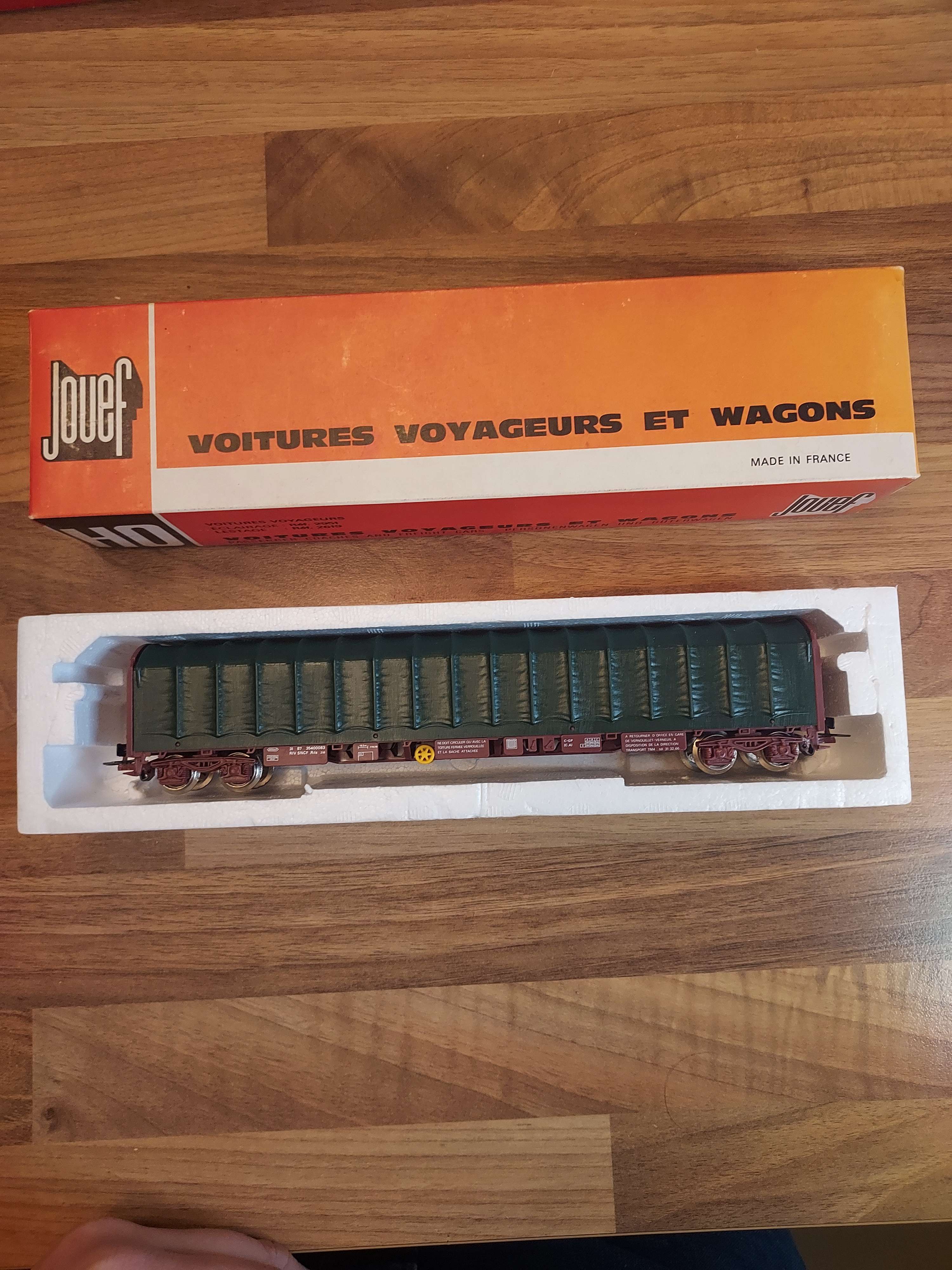 Jouef wagon plat &agrave; dossiers b&acirc;ch&eacute; avec boite HO ref  6752