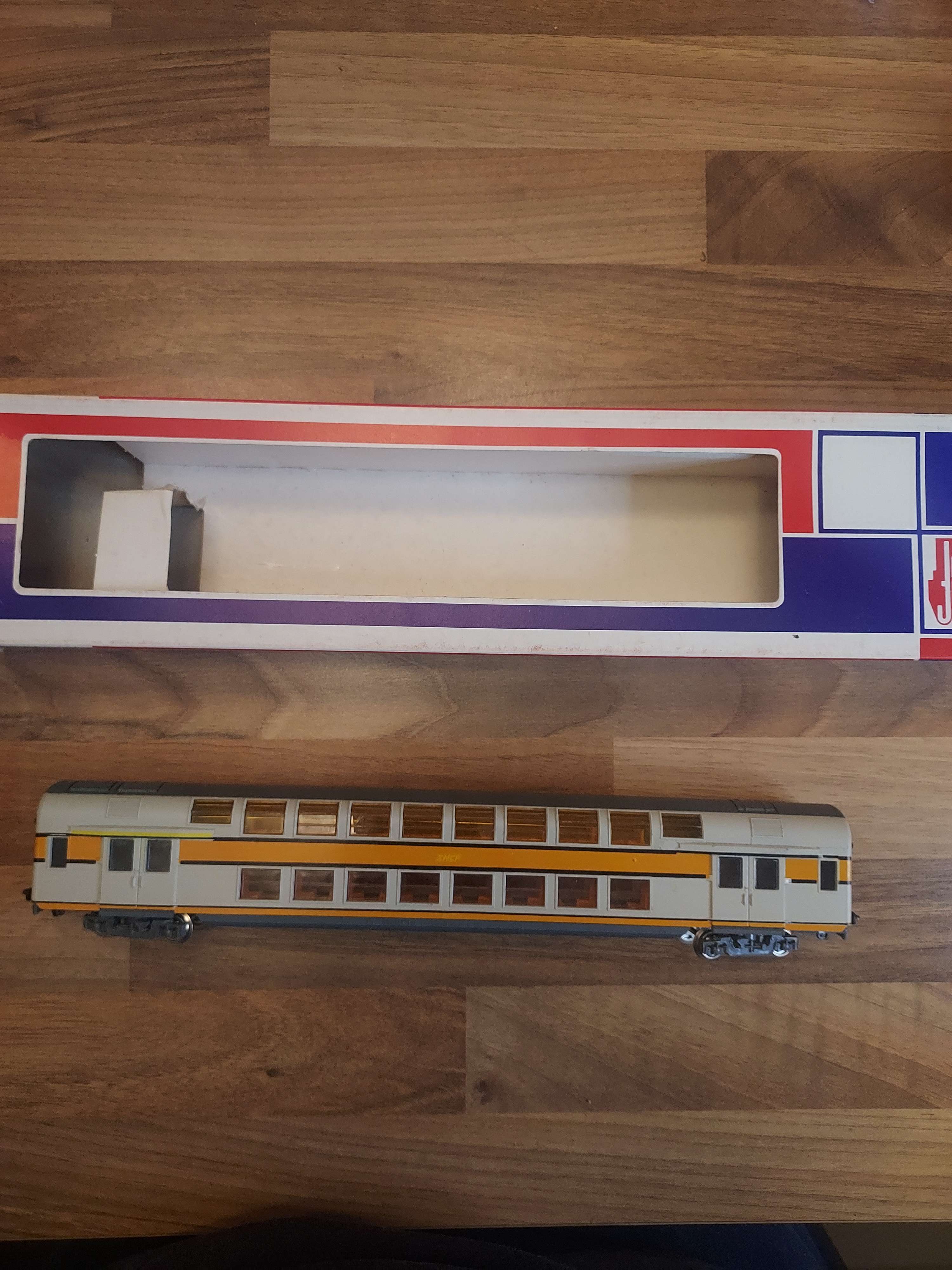 JOUEF VOITURE BANLEUE DEUX NIVEAUX REF 5082 HO 