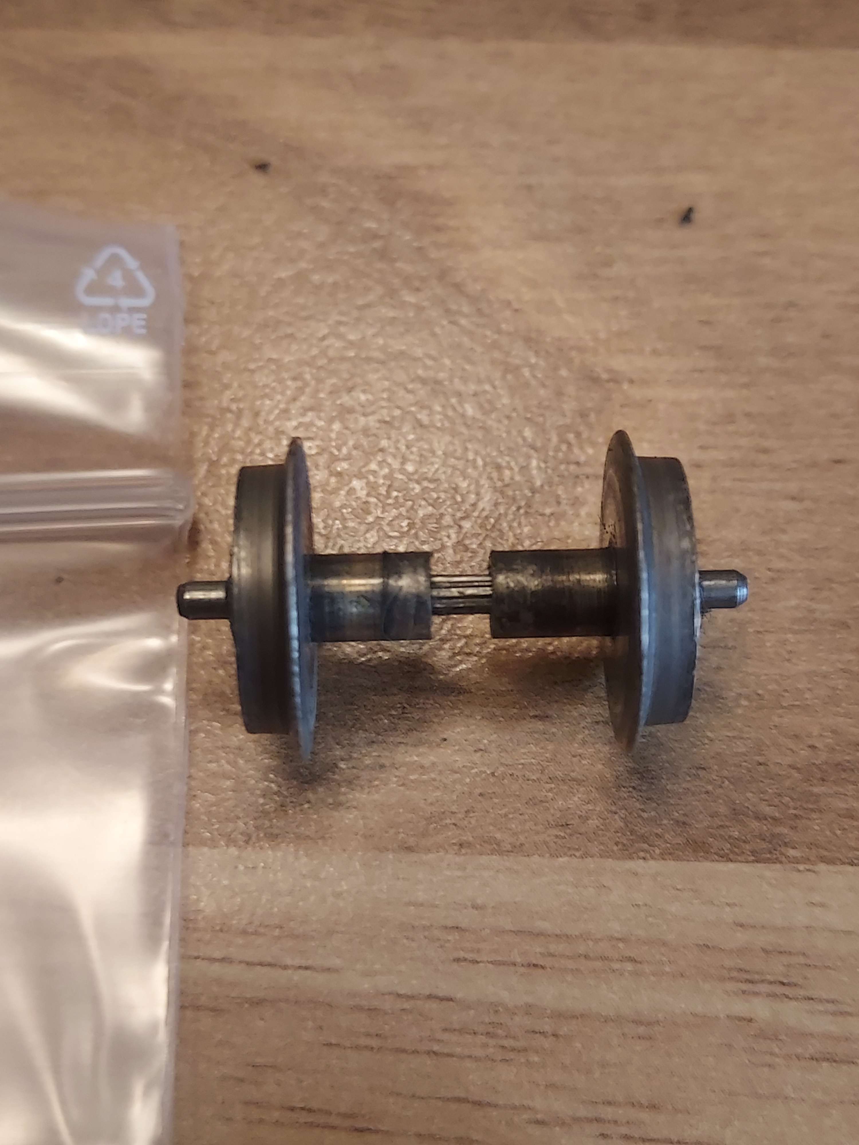 Jouef lot de 2 essieux capteurs tgv sud est HO ref 17