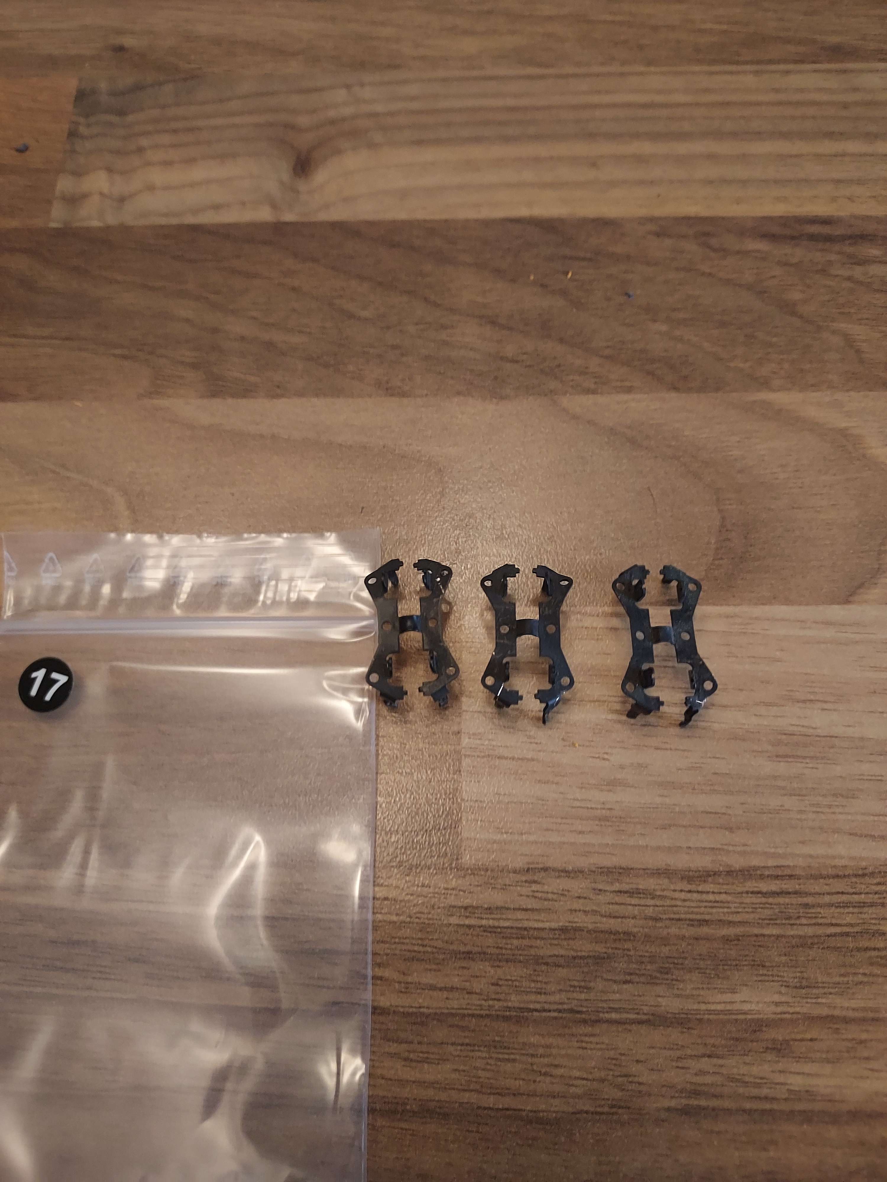 Jouef 3 support de pantographes pour TGV sud est HO ref 17