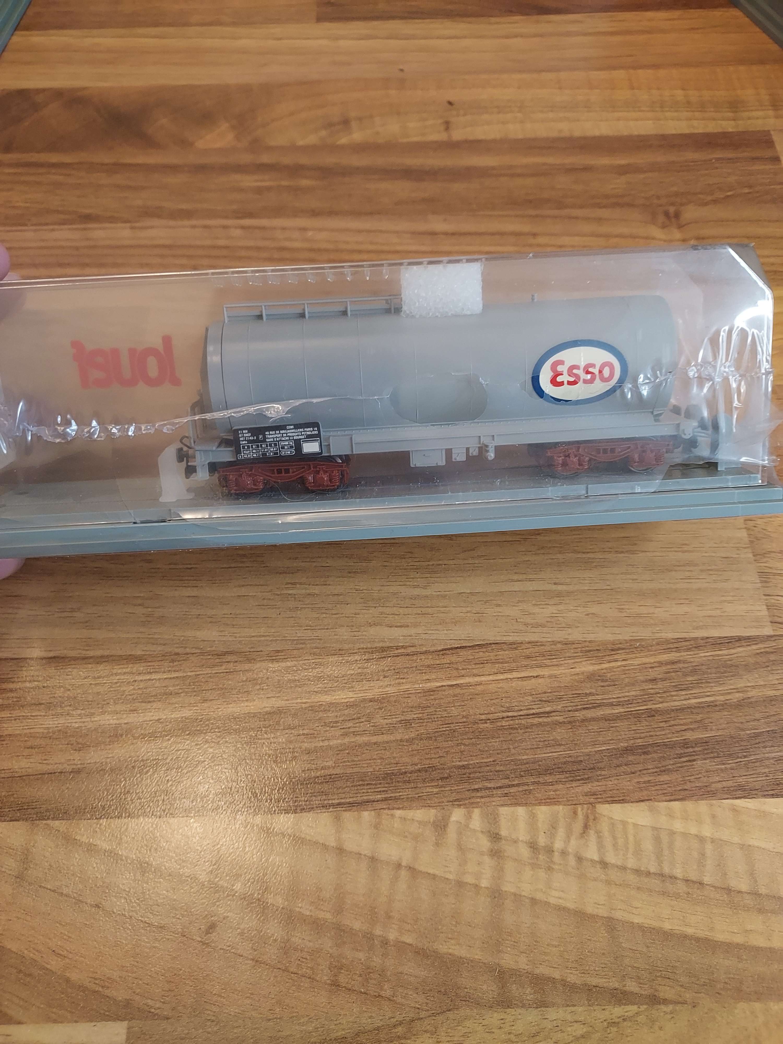 Jouef wagon citerne esso sous blister ref 650900 bo&icirc;te cristal 