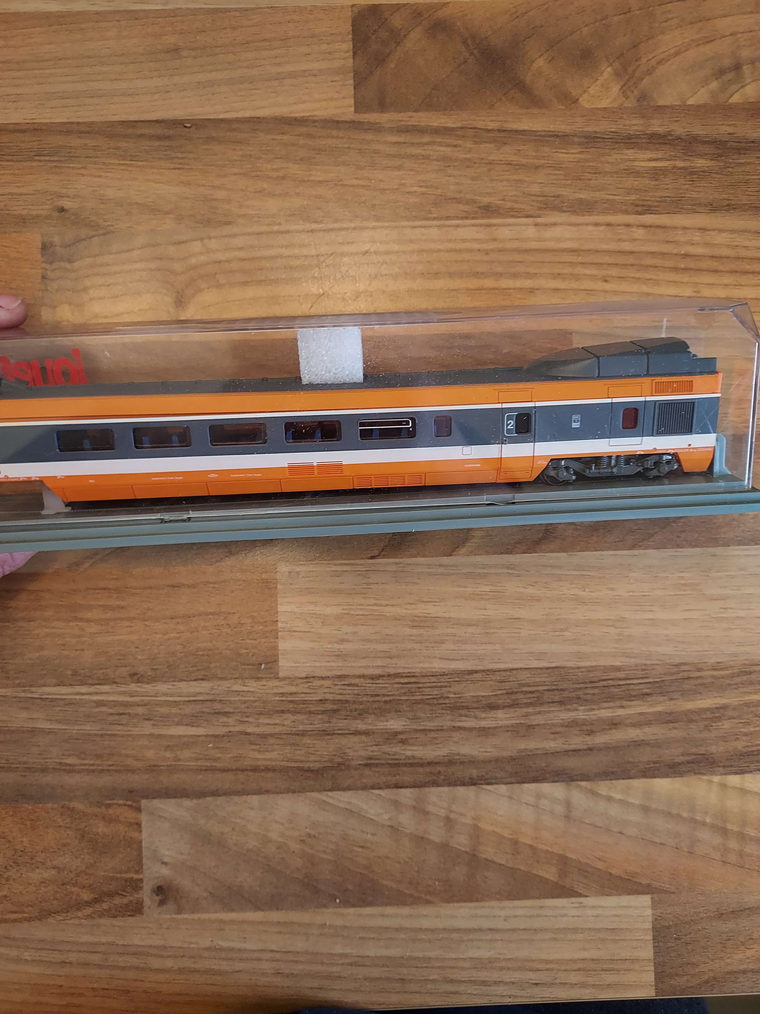 Jouef voiture tgv sud est 2 e classe avec boite cristal HO 580500