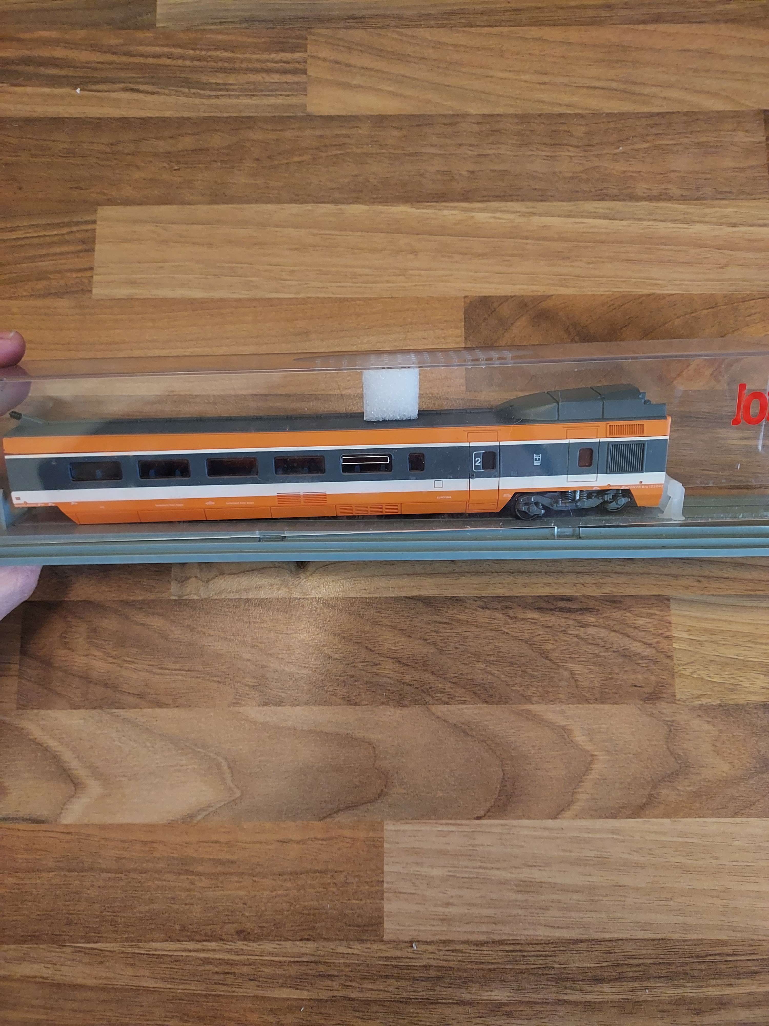 Jouef voiture tgv sud est 2 e classe 580100 bo&icirc;te cristal HO ref 23