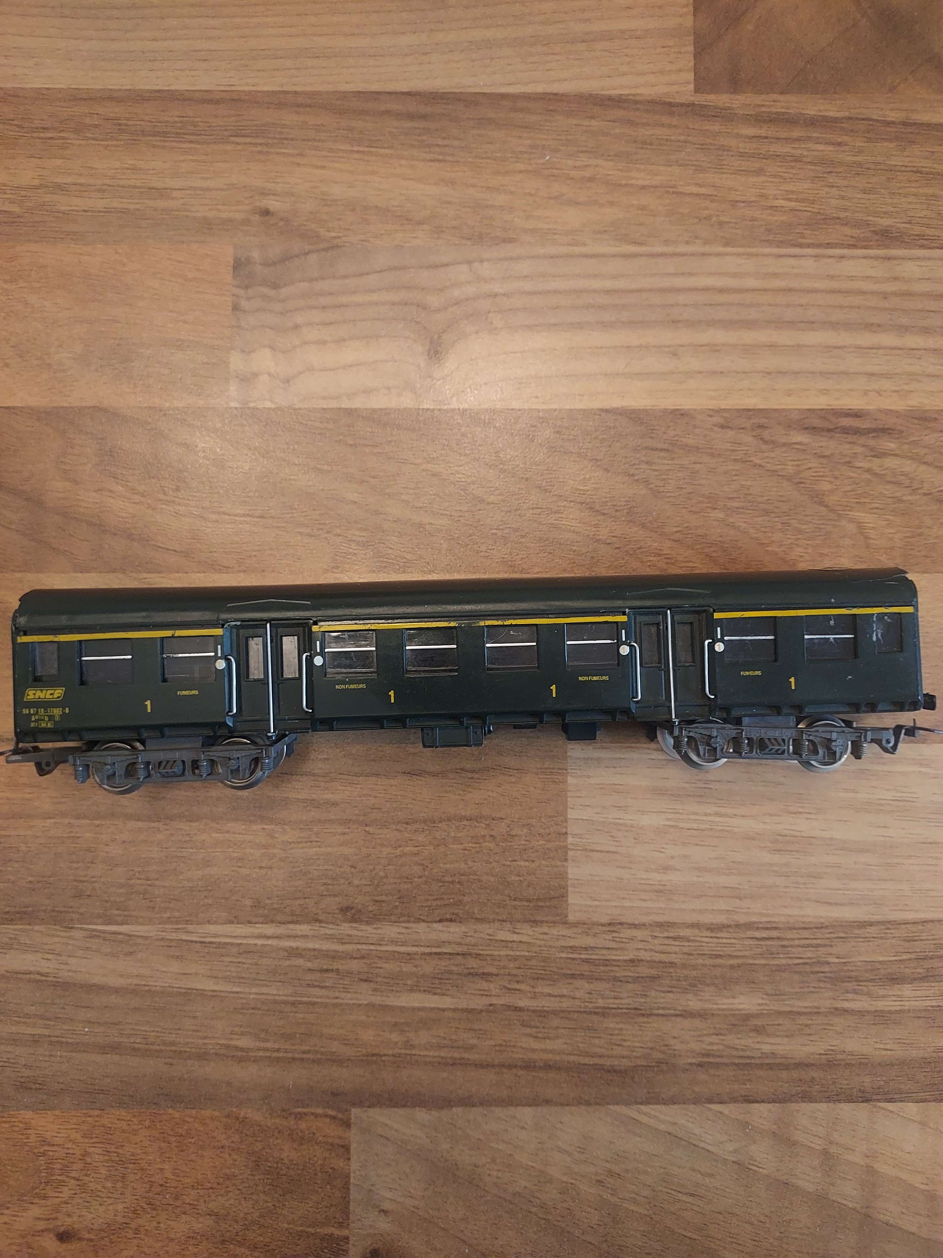 JOUEF Voiture Voyageurs SNCF  Romilly 2ᵉ Classe  HO 1/87 dans l'&eacute;tat ref 38