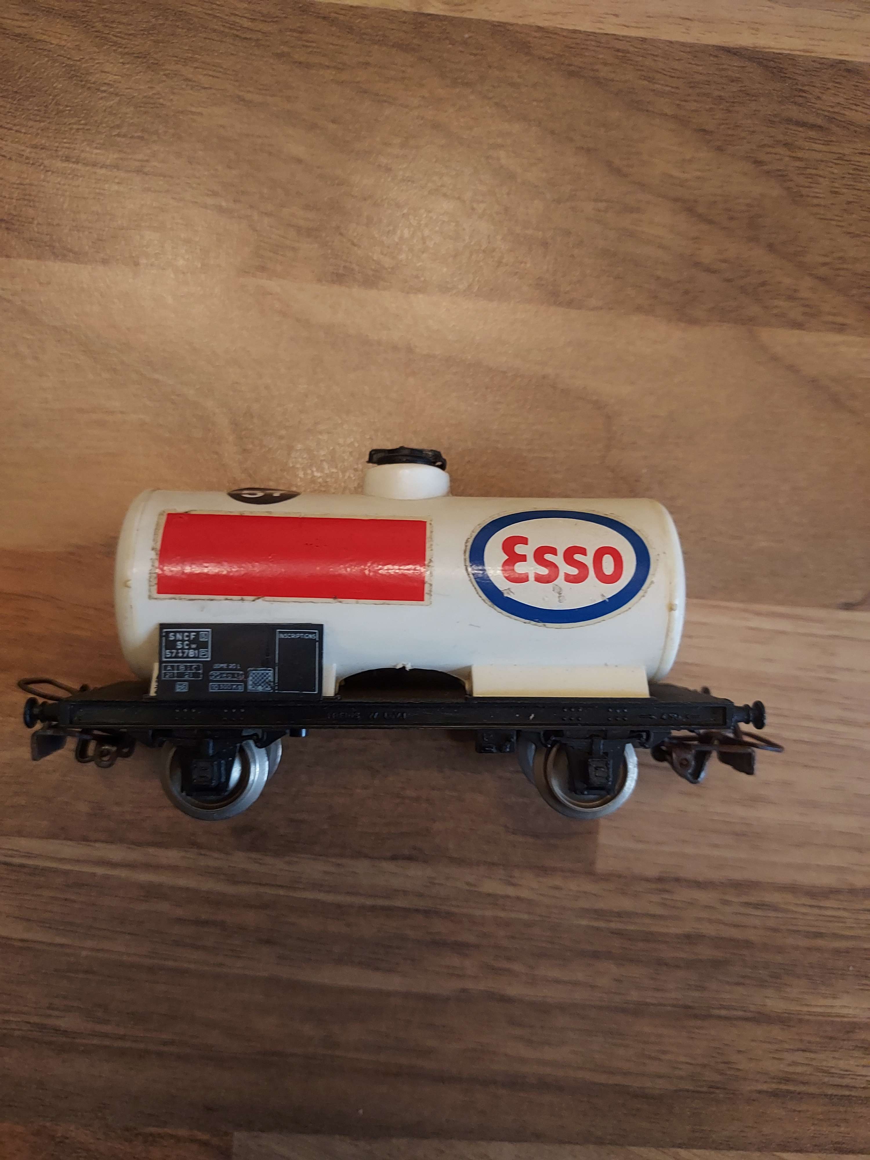Jouef wagon citerne esso HO ref 57