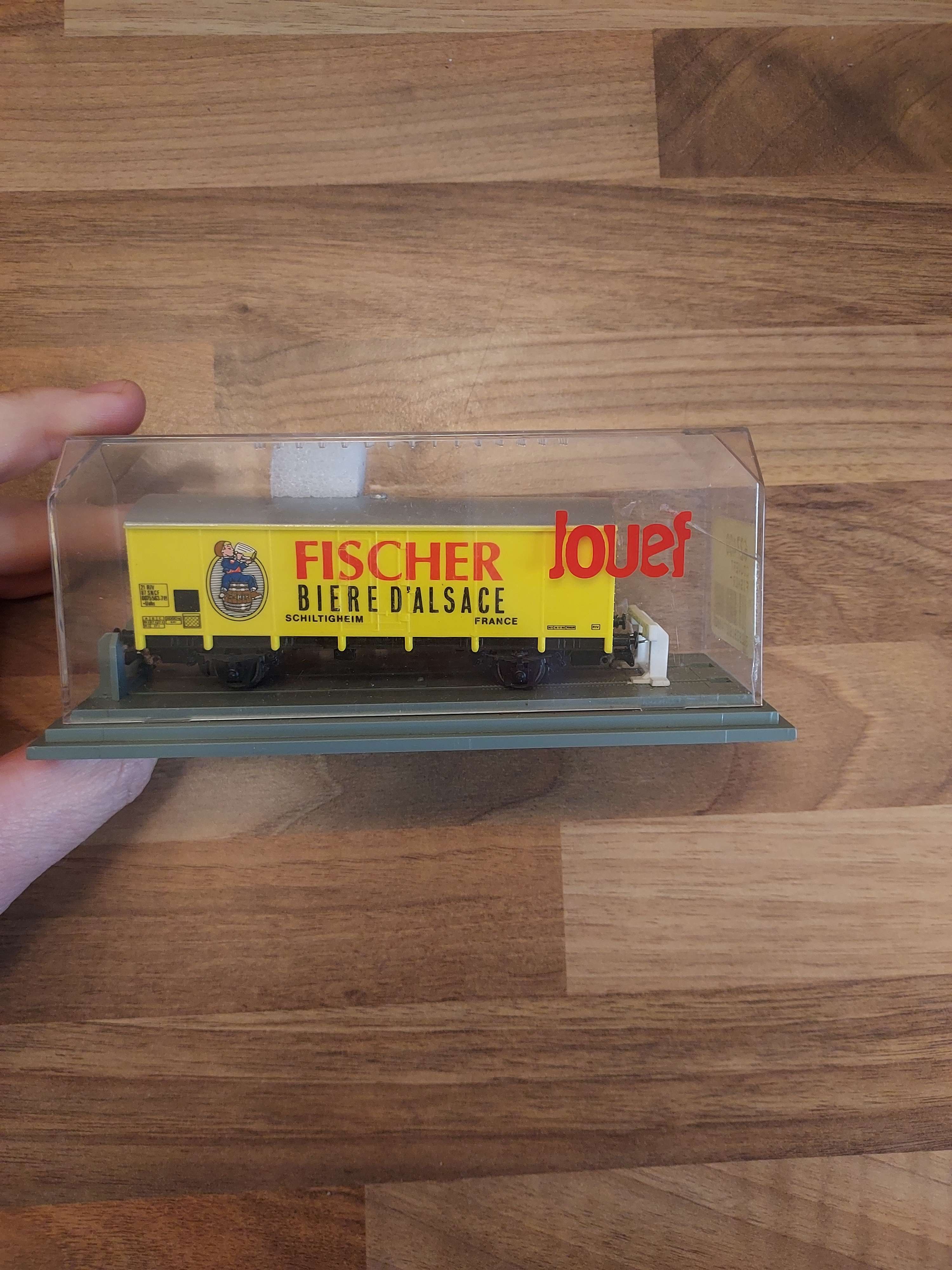 Jouef wagon couvert fisher HO avec boite cristal ref 6274 