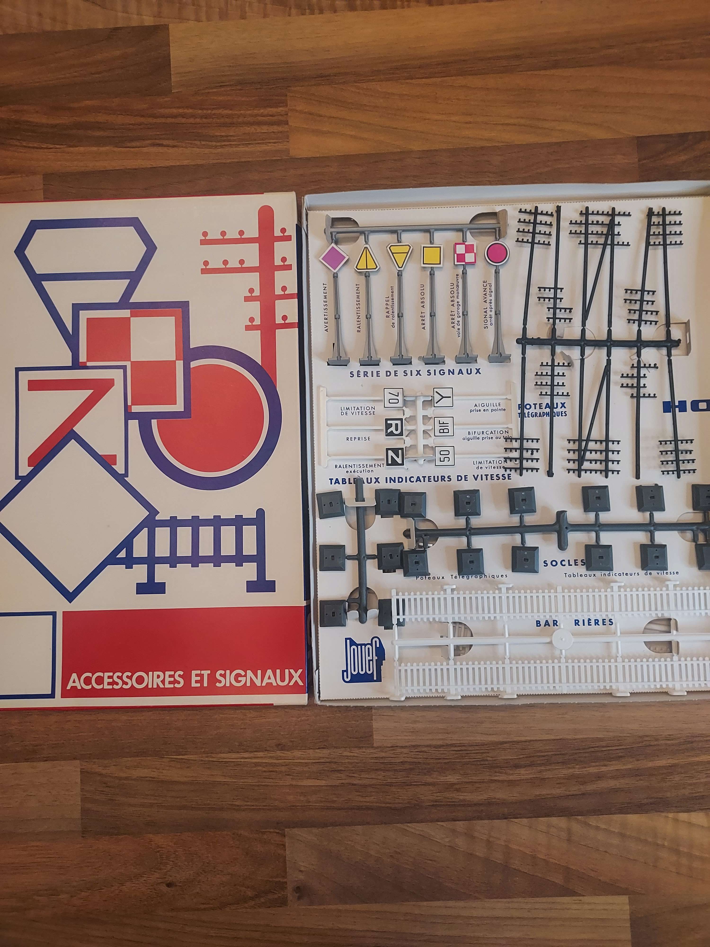 Jouef Coffret accessoires et signaux ref 2686 HO avec boite 