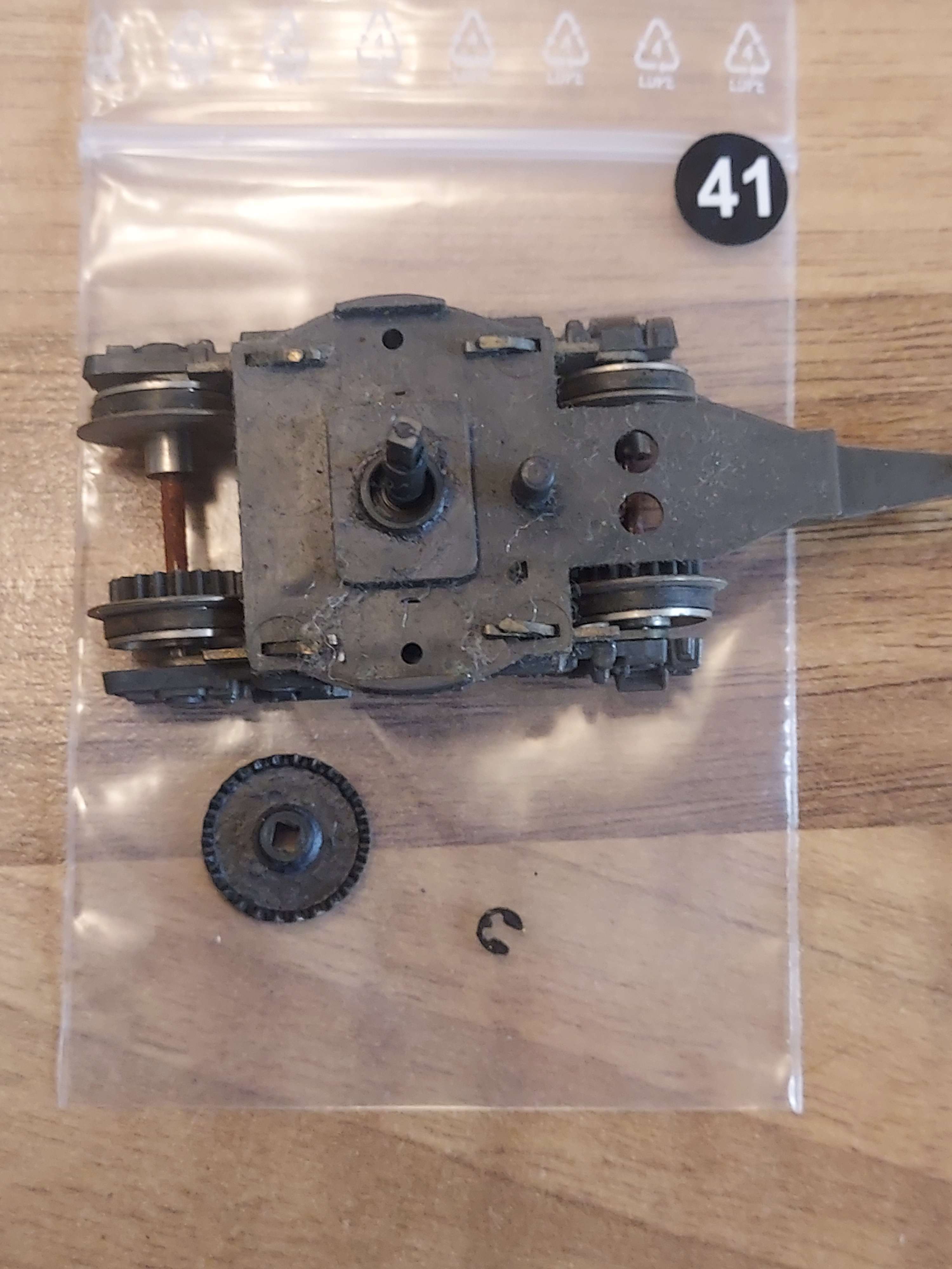 BOGIE MOTEUR ATTEL PLASTIQUE CC 72001 40101 6505 JOUEF HO ref 41