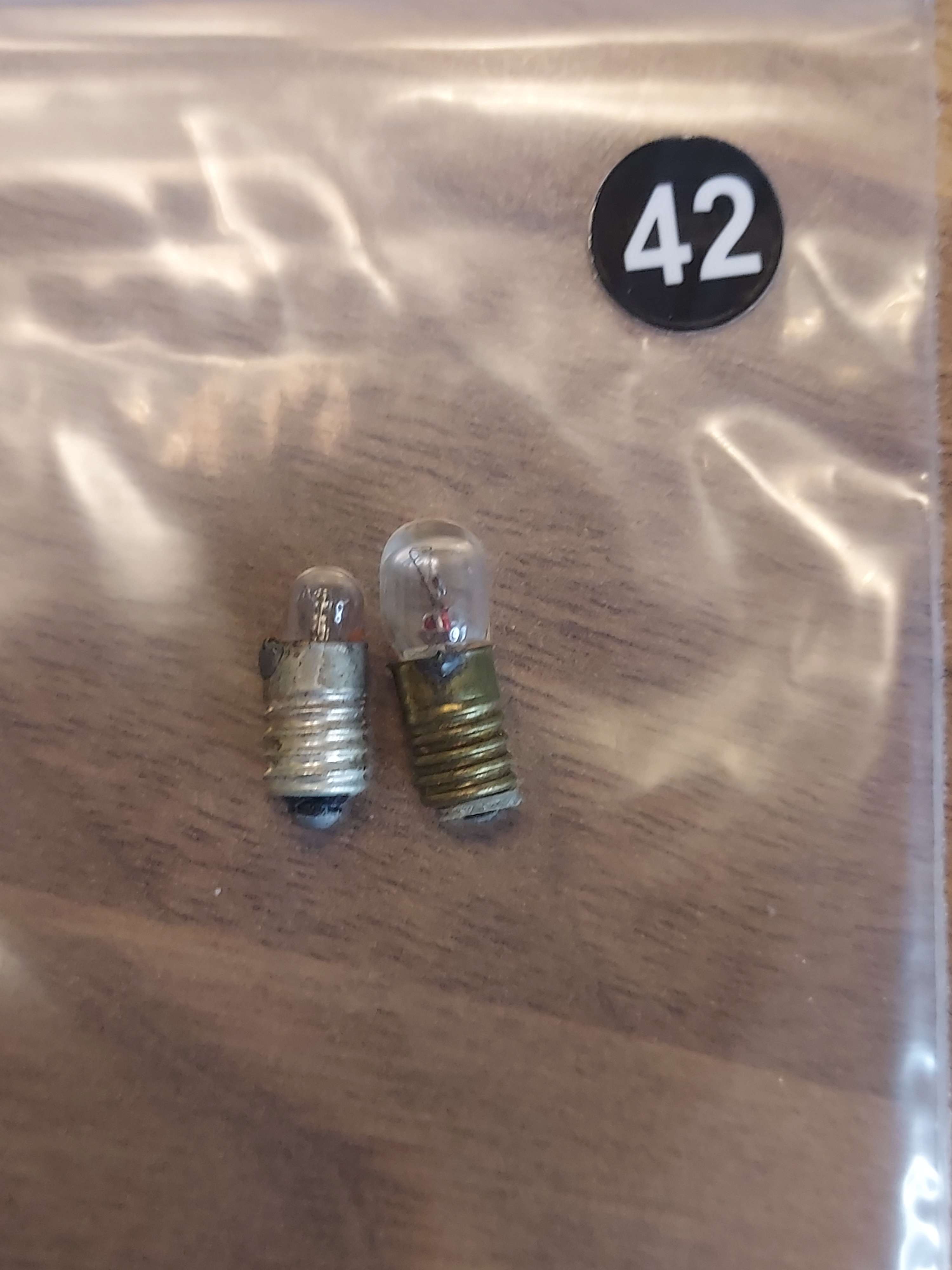 Jouef lots de 2 ampoules HO ref 42 test&eacute; fonctionne 