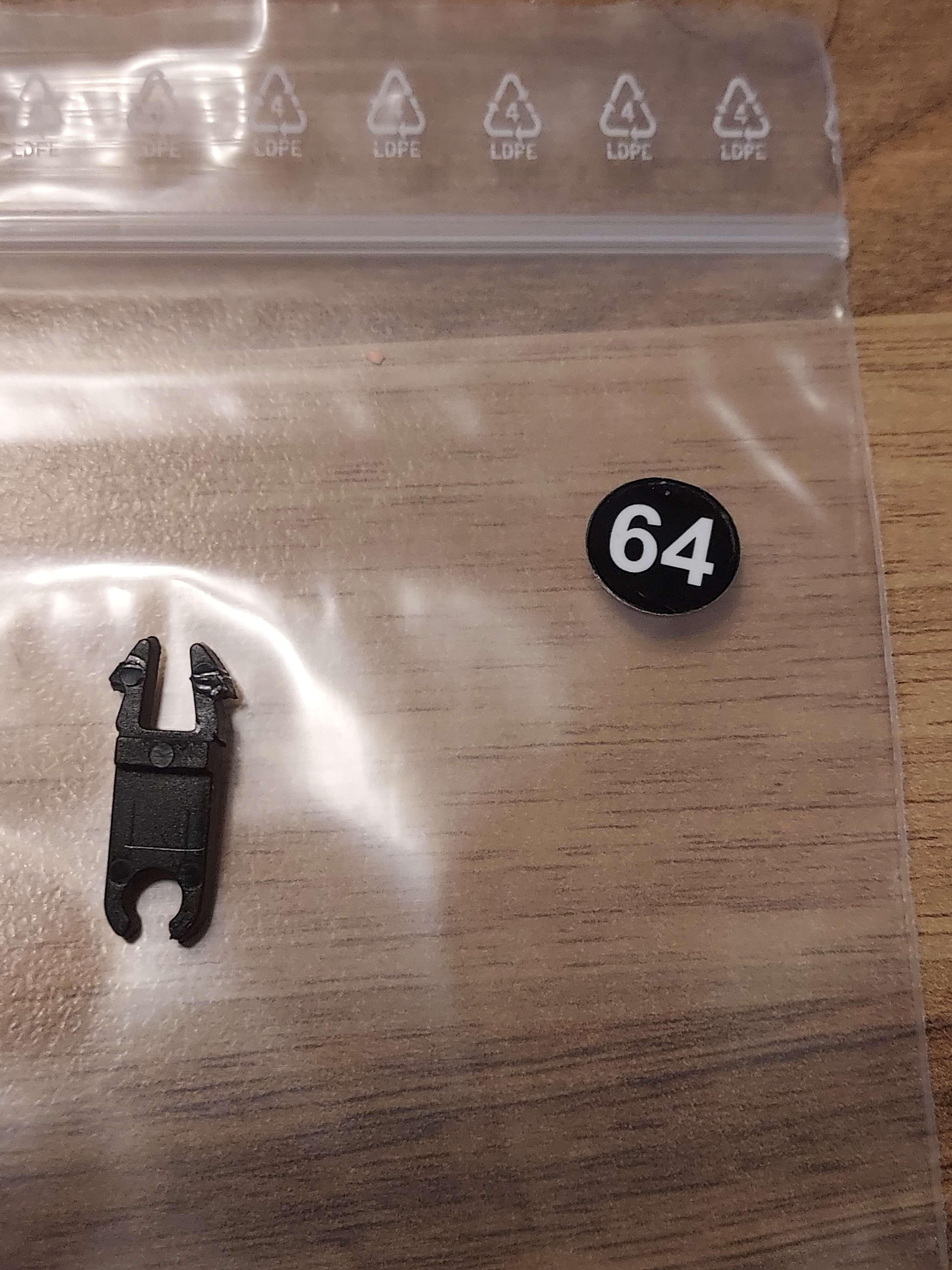 Lima attache pour voiture de tgv HO ref 64