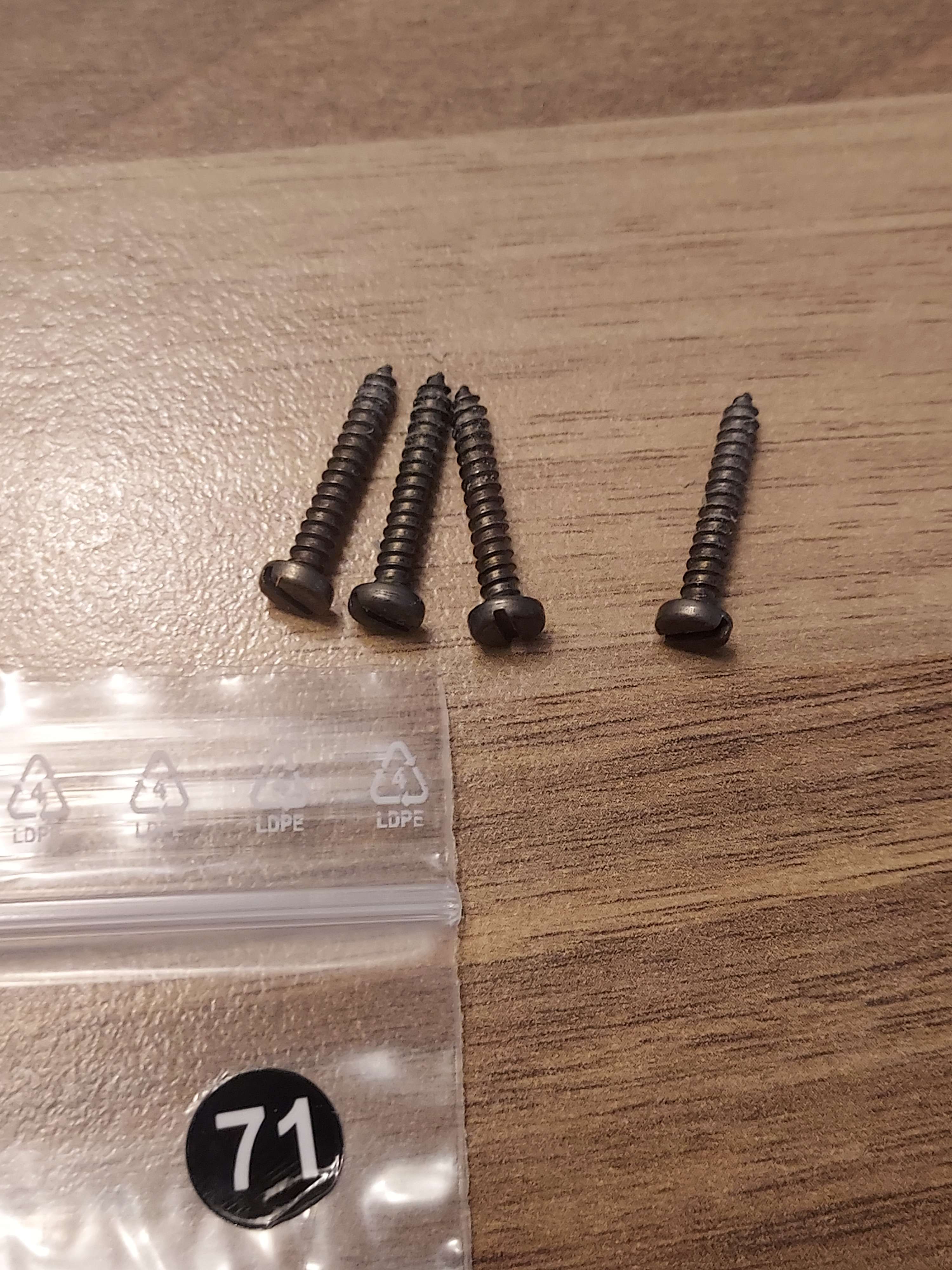 Lima lot de 4 vis de tgv voiture golden series HO ref 71