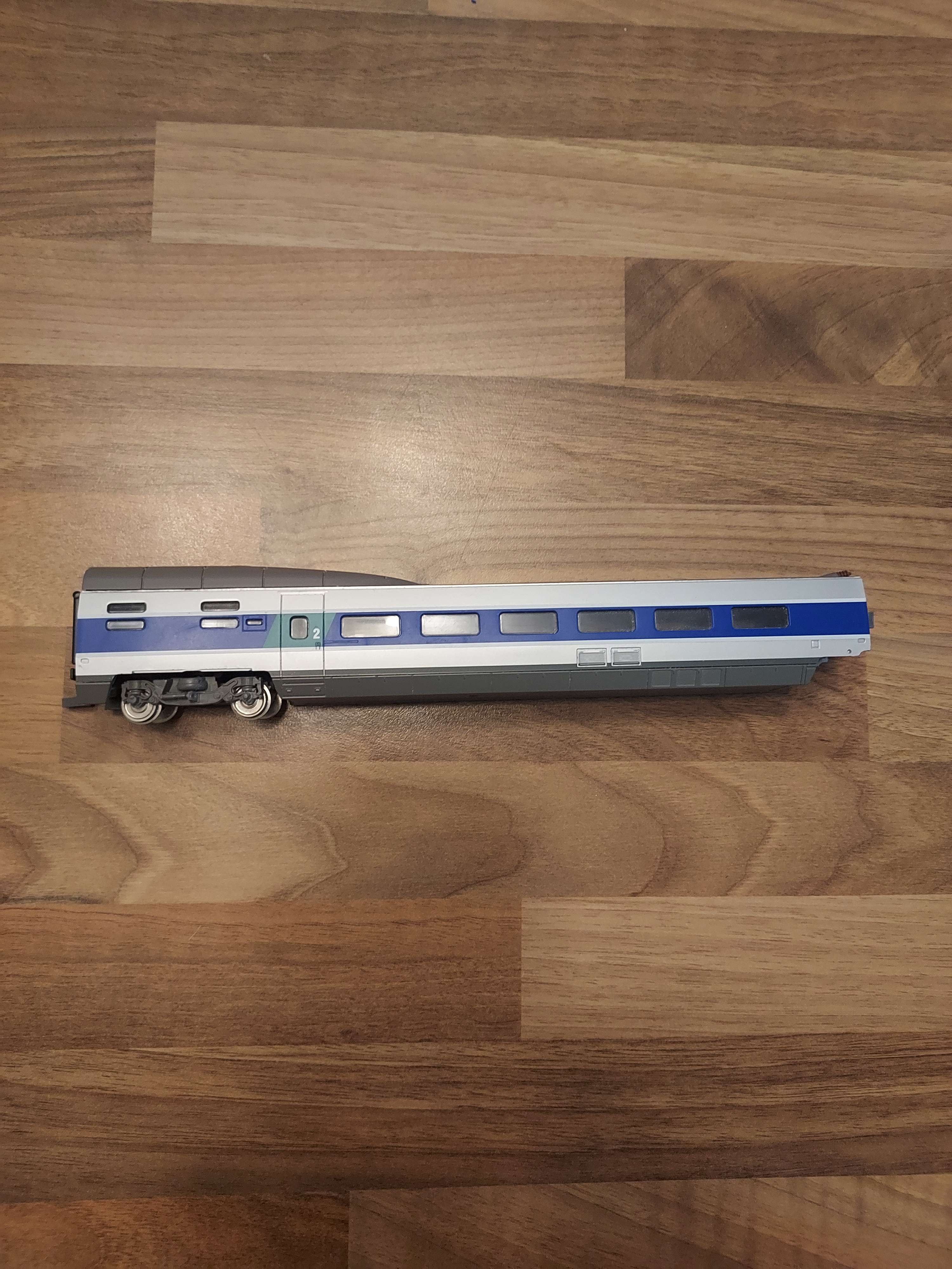 M&eacute;hano voiture 2 classe de tgv HO ref 24