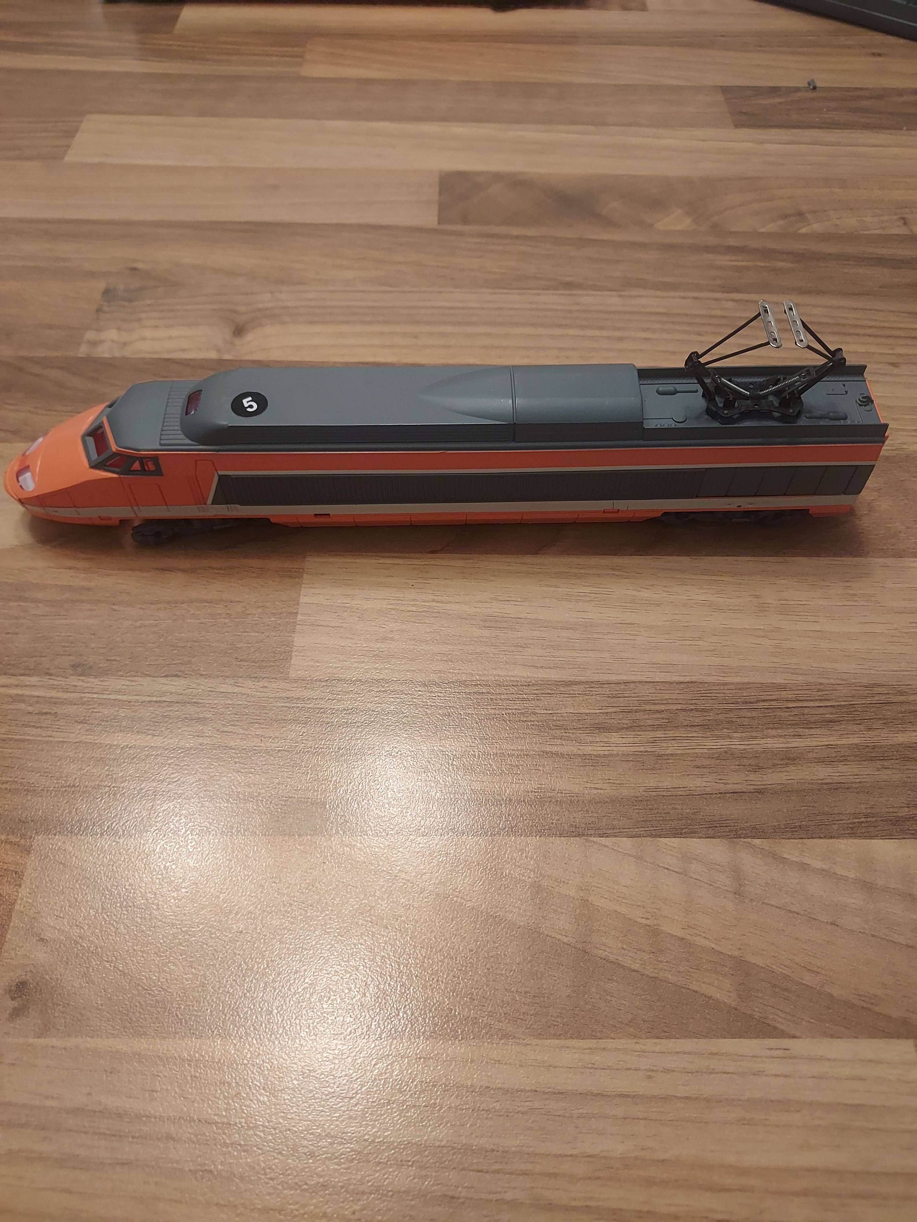 Jouef tgv Fausse motrice HO avec pantographe ref 5