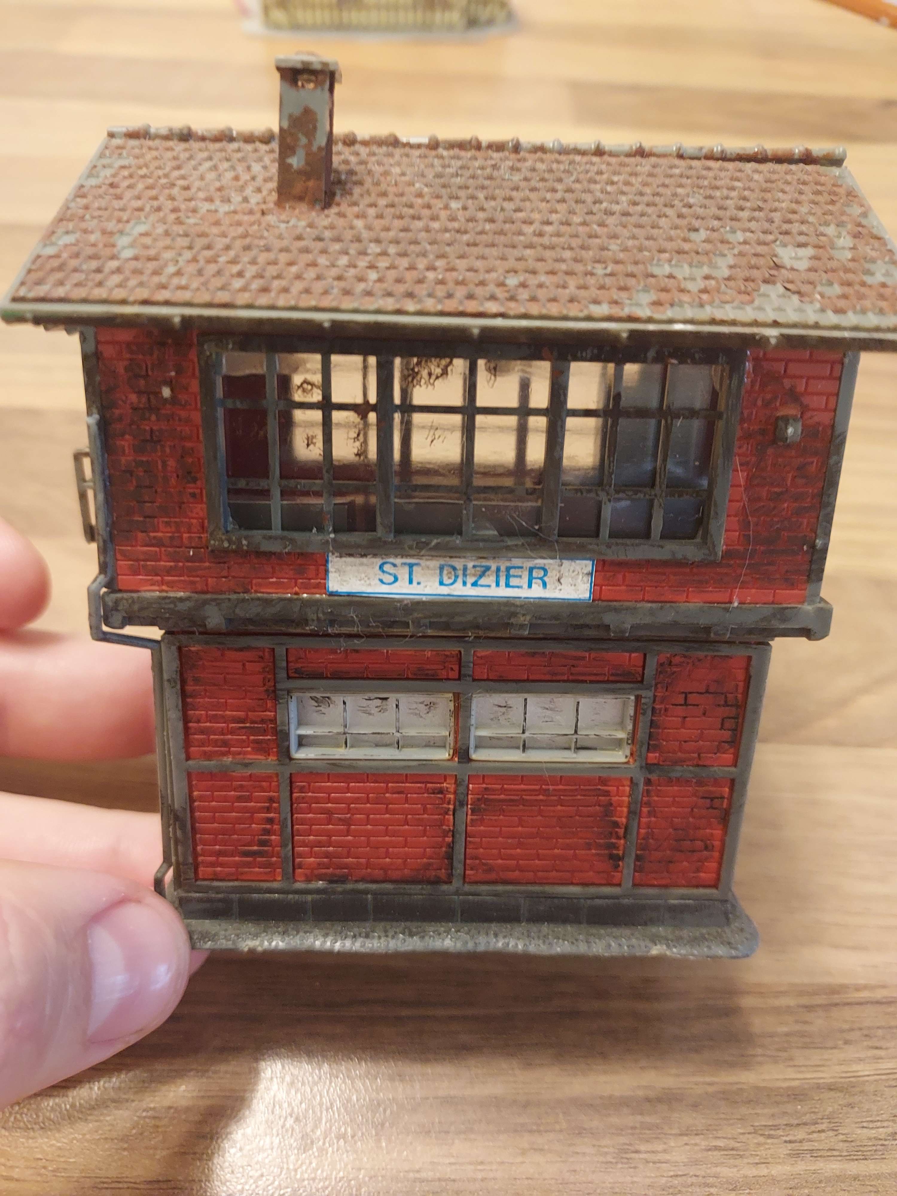 Faller poste d'aiguillage Ho jouef 1/87