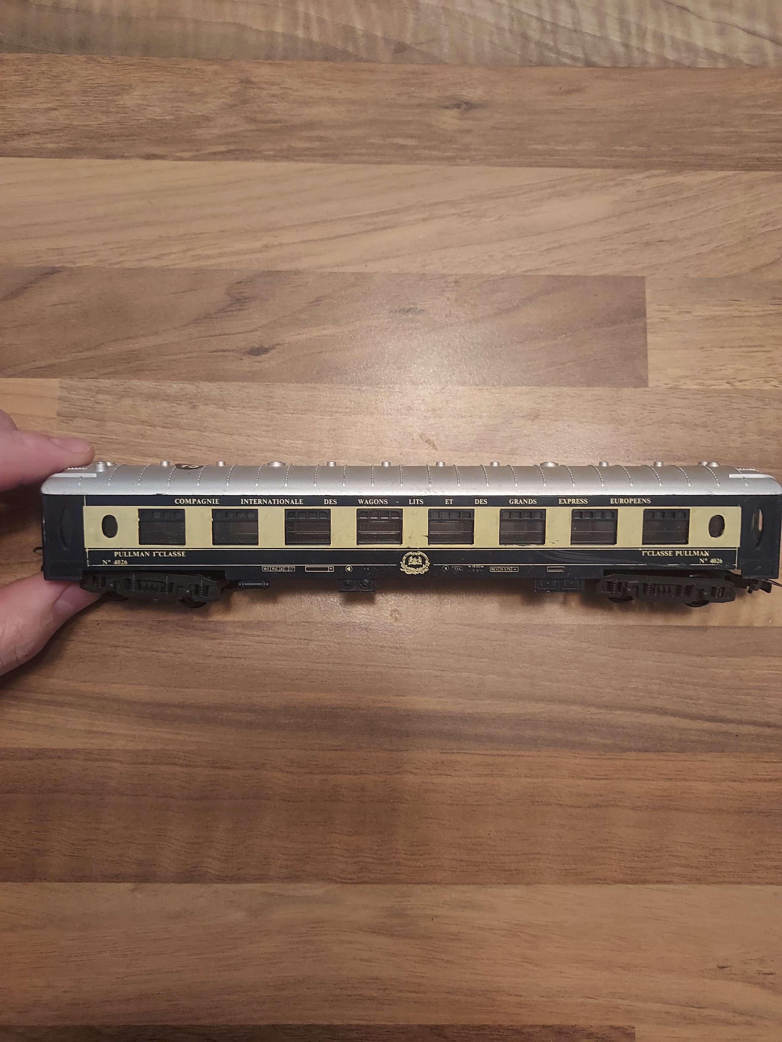 Fobbi wagon pullman n 4026 HO ref 15