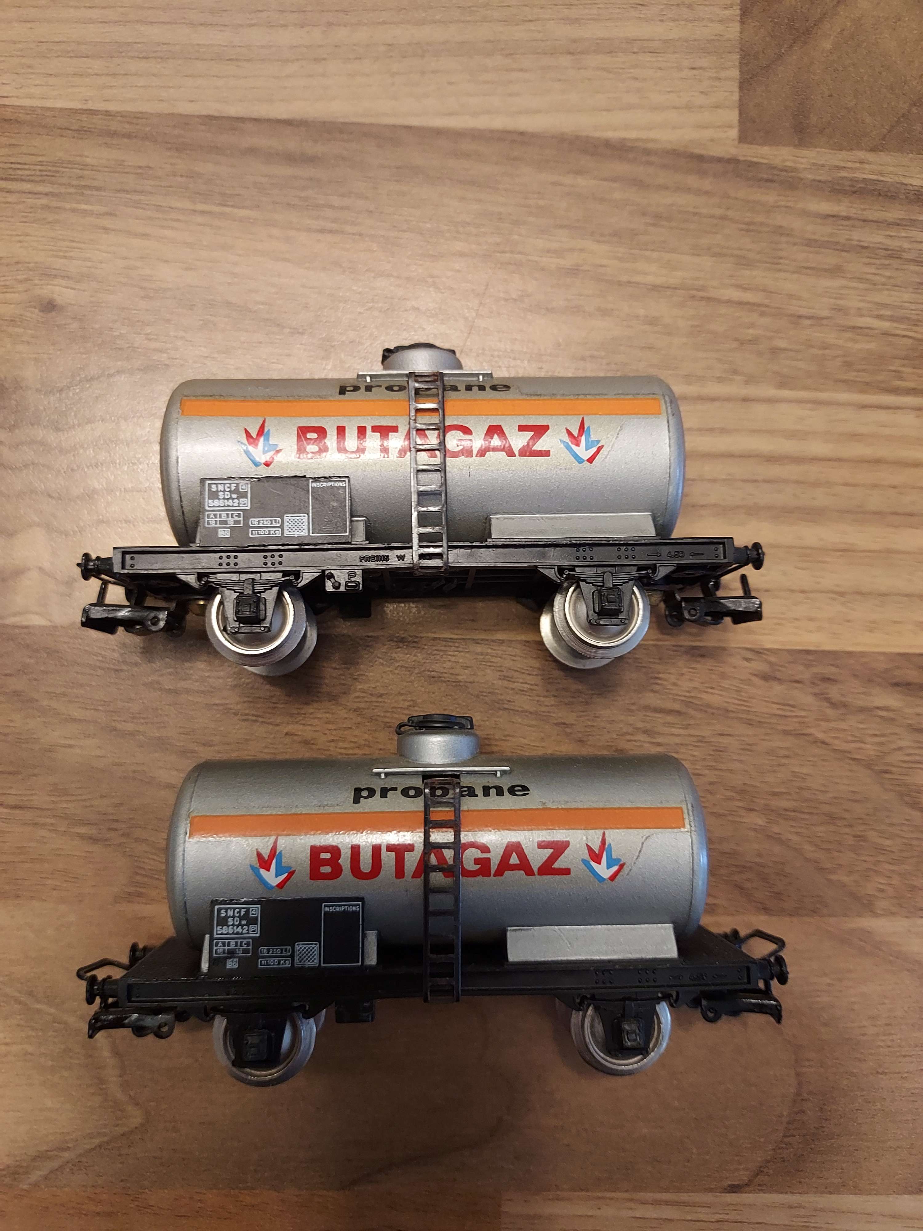Jouef lot de deux wagons citerne propane Butagaz HO 