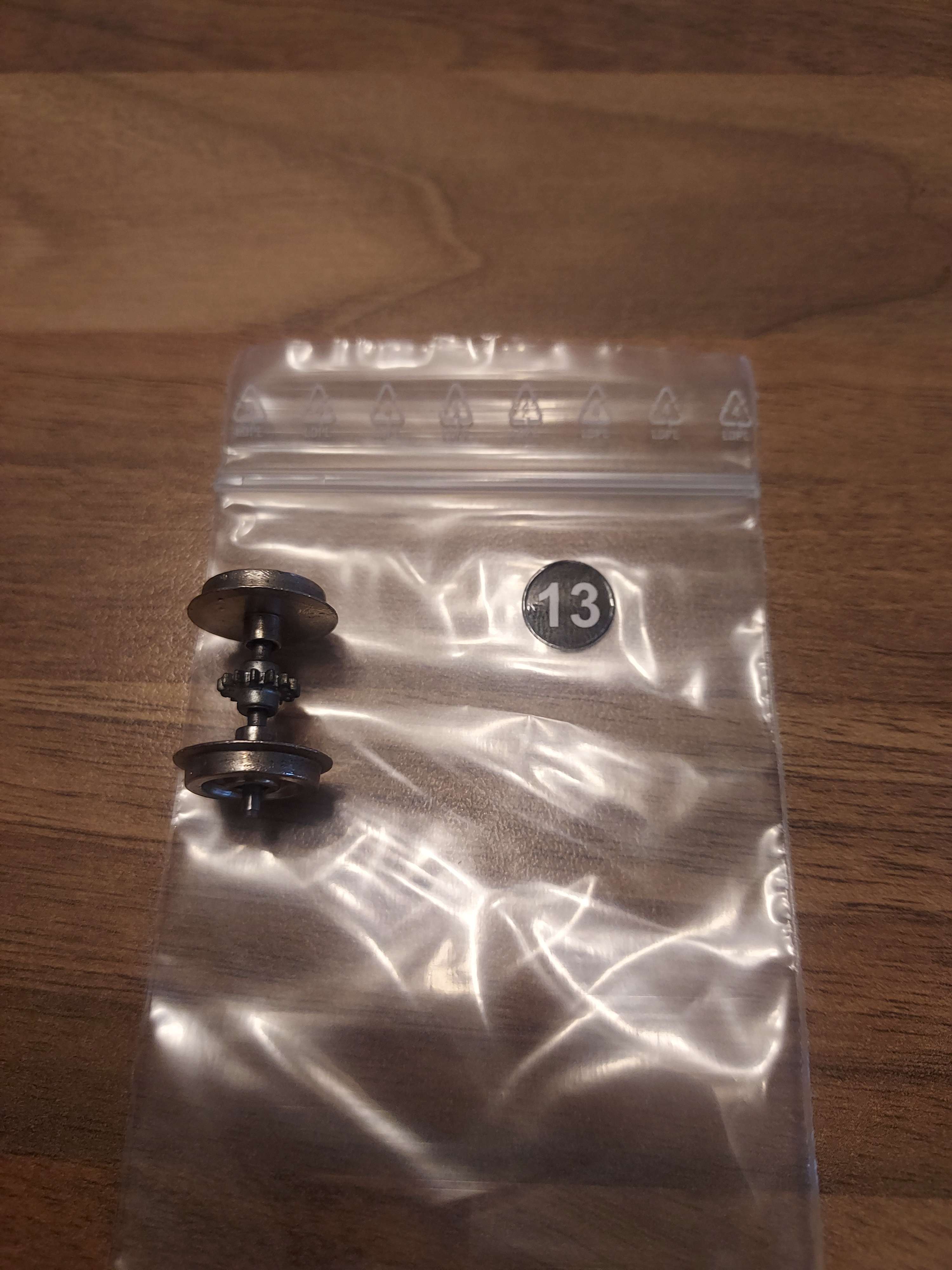 Fobbi essieux avec engrenage pour locomotive BB 22200 HO ref 13