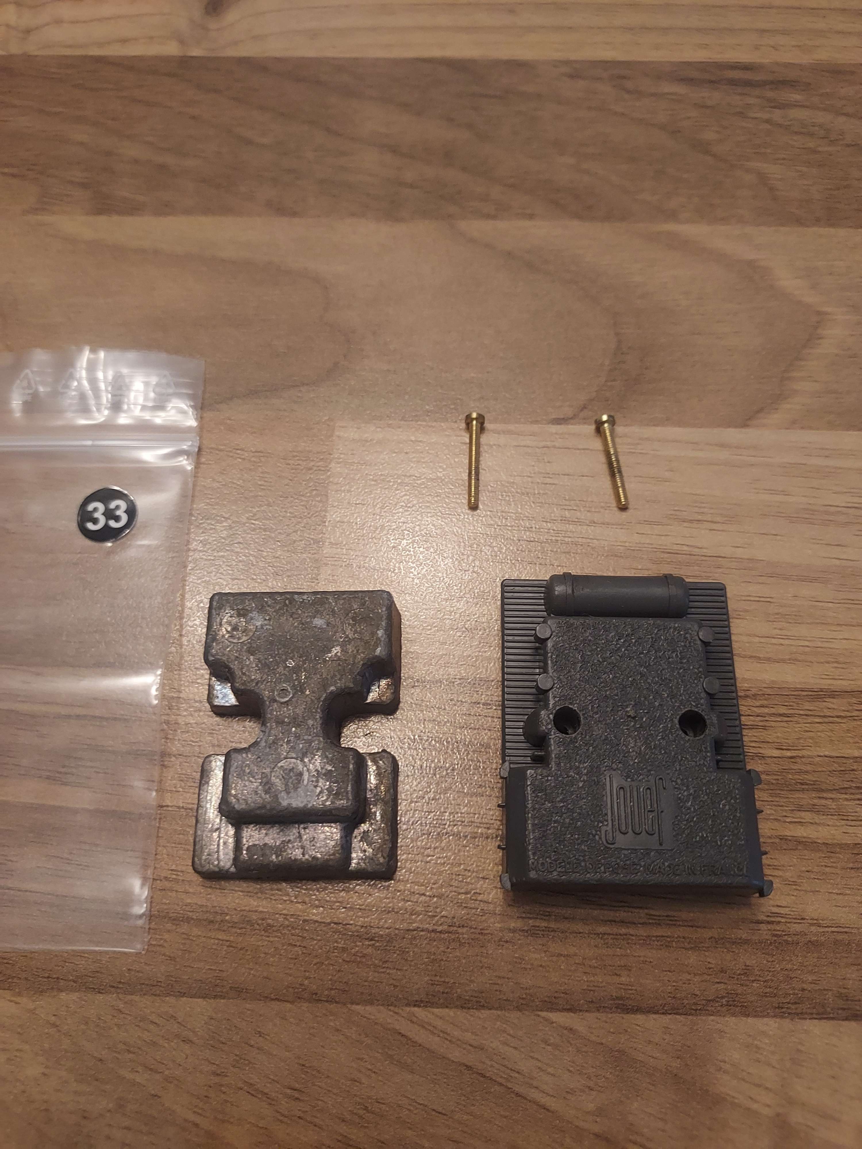 CARTER INFEREIEUR MASSE + VIS LOCOMOTIVE BB 66150 HO JOUEF REF 33