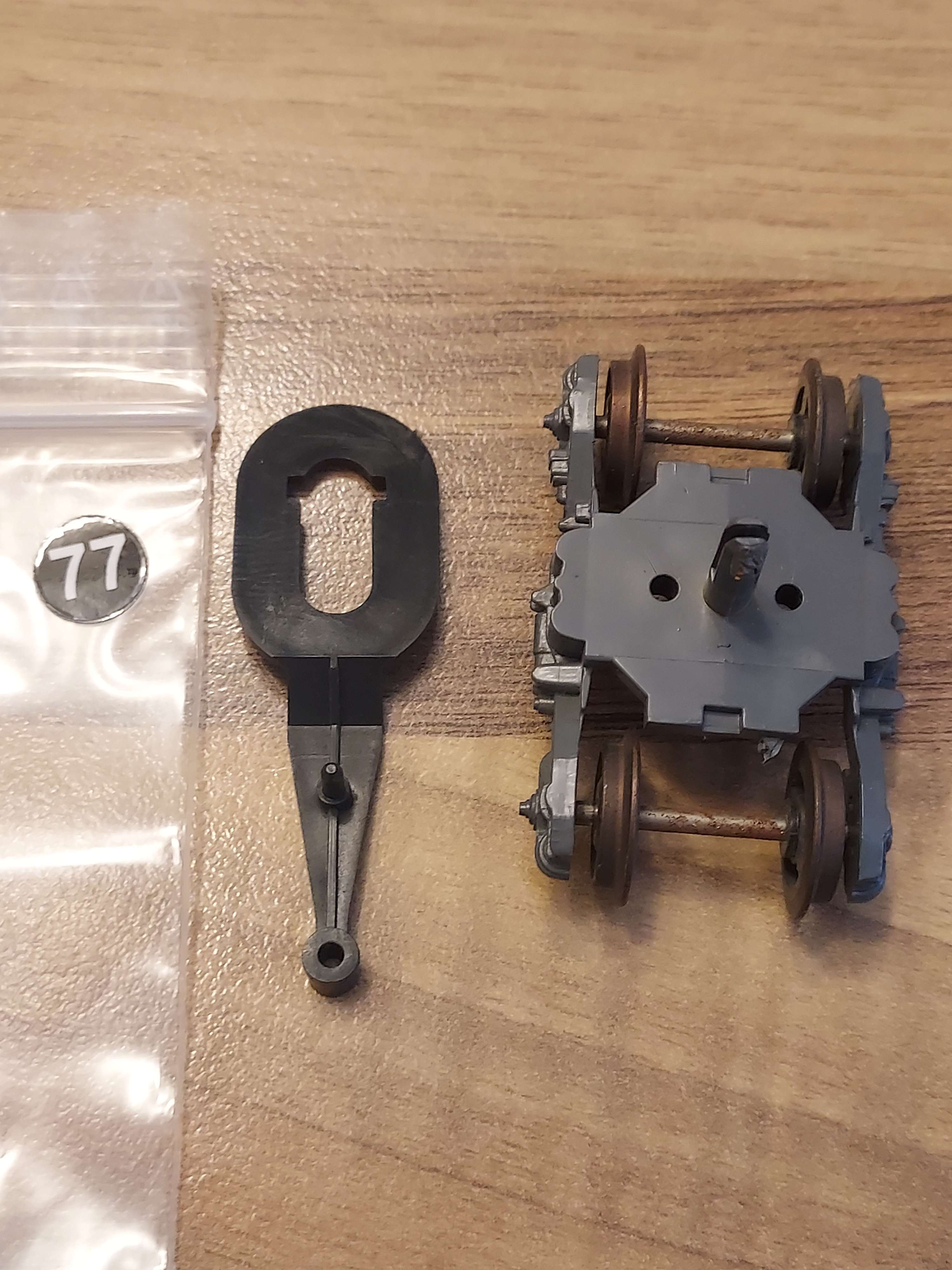 JOUEF HO 1/87 bogie avec son attelage pour voiture TGV sud est HO ref 77