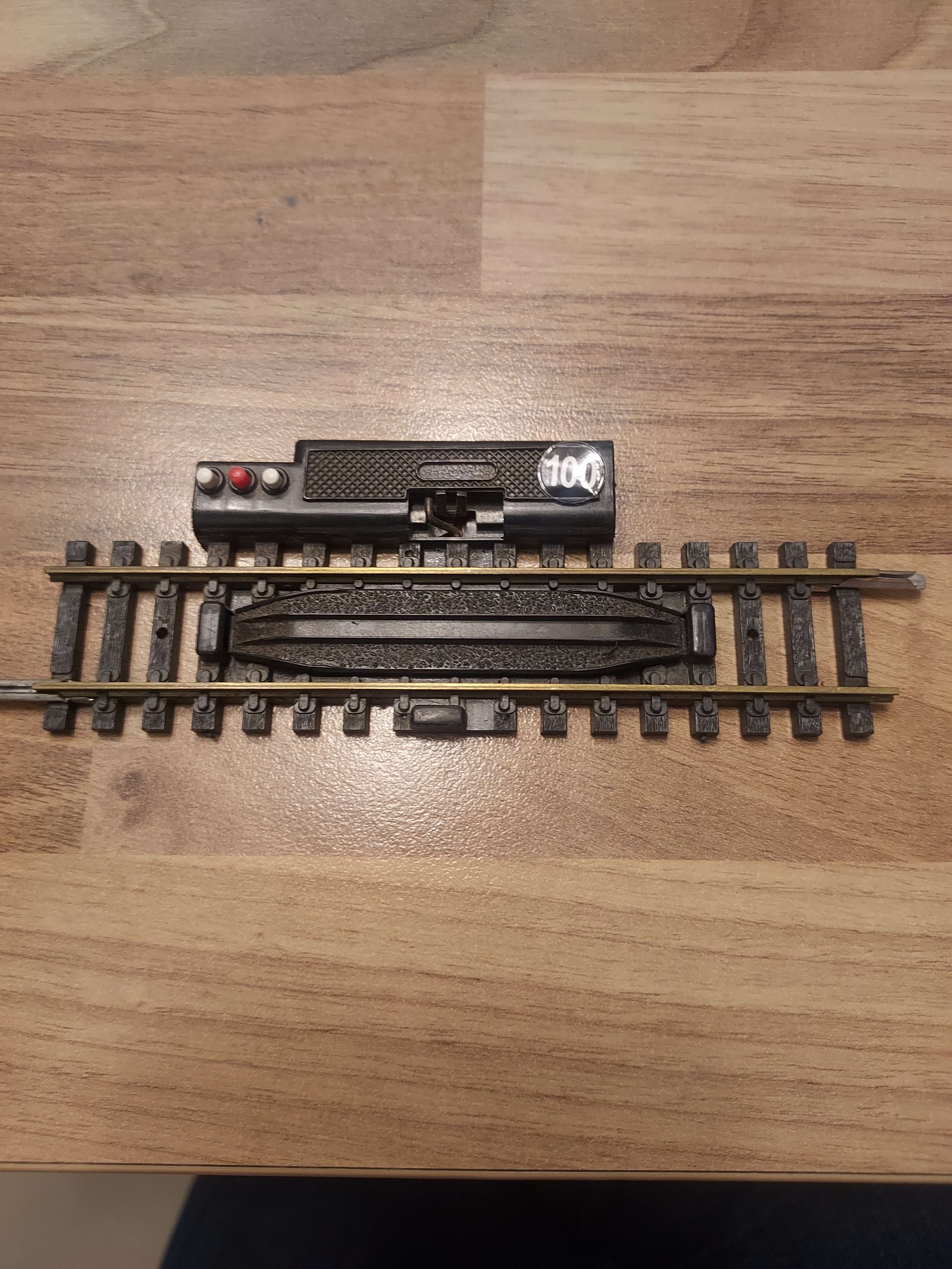 Jouef rail droit d&eacute;crocheur &eacute;lectrique ref 480 rails laiton HO ref 100