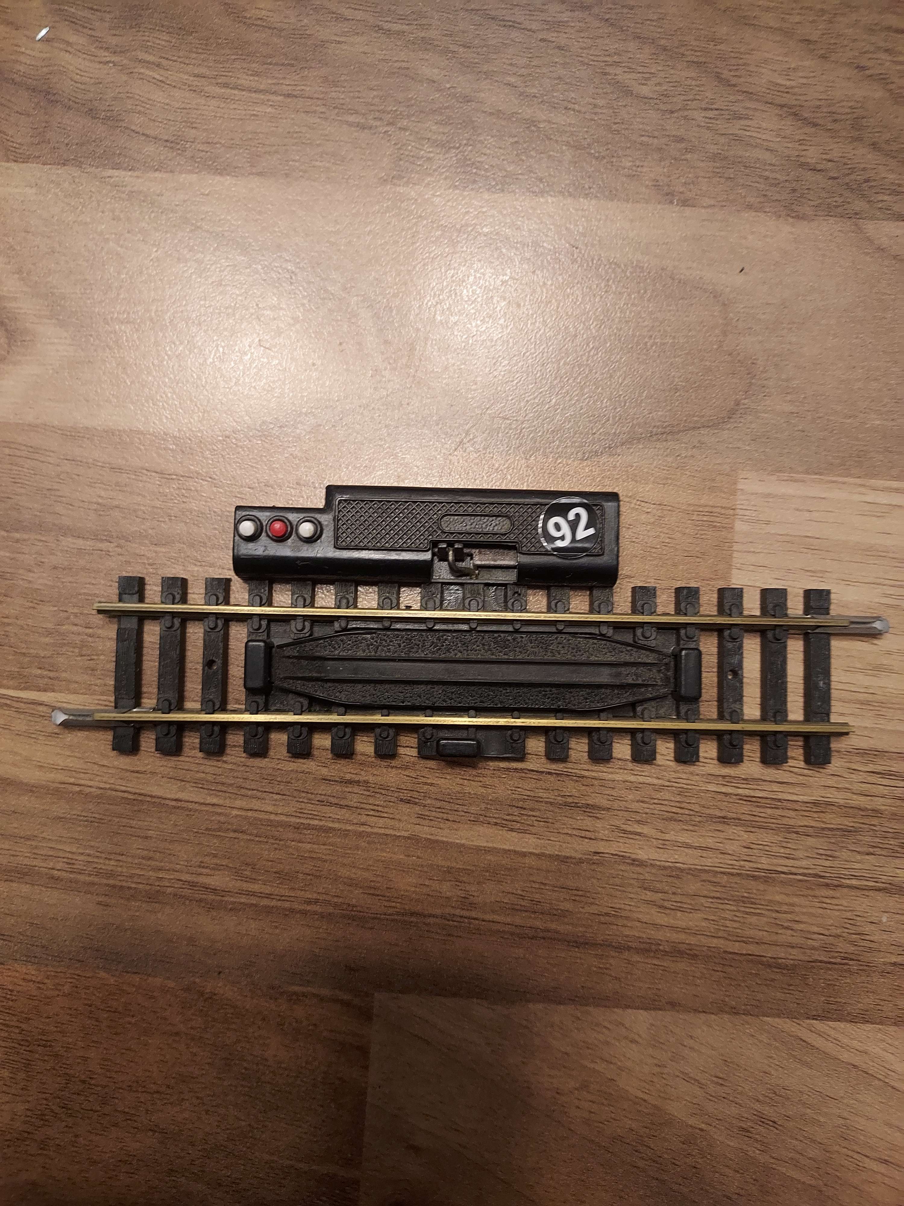 Jouef rail droit d&eacute;crocheur &eacute;lectrique ref 480 rails laiton HO ref 92