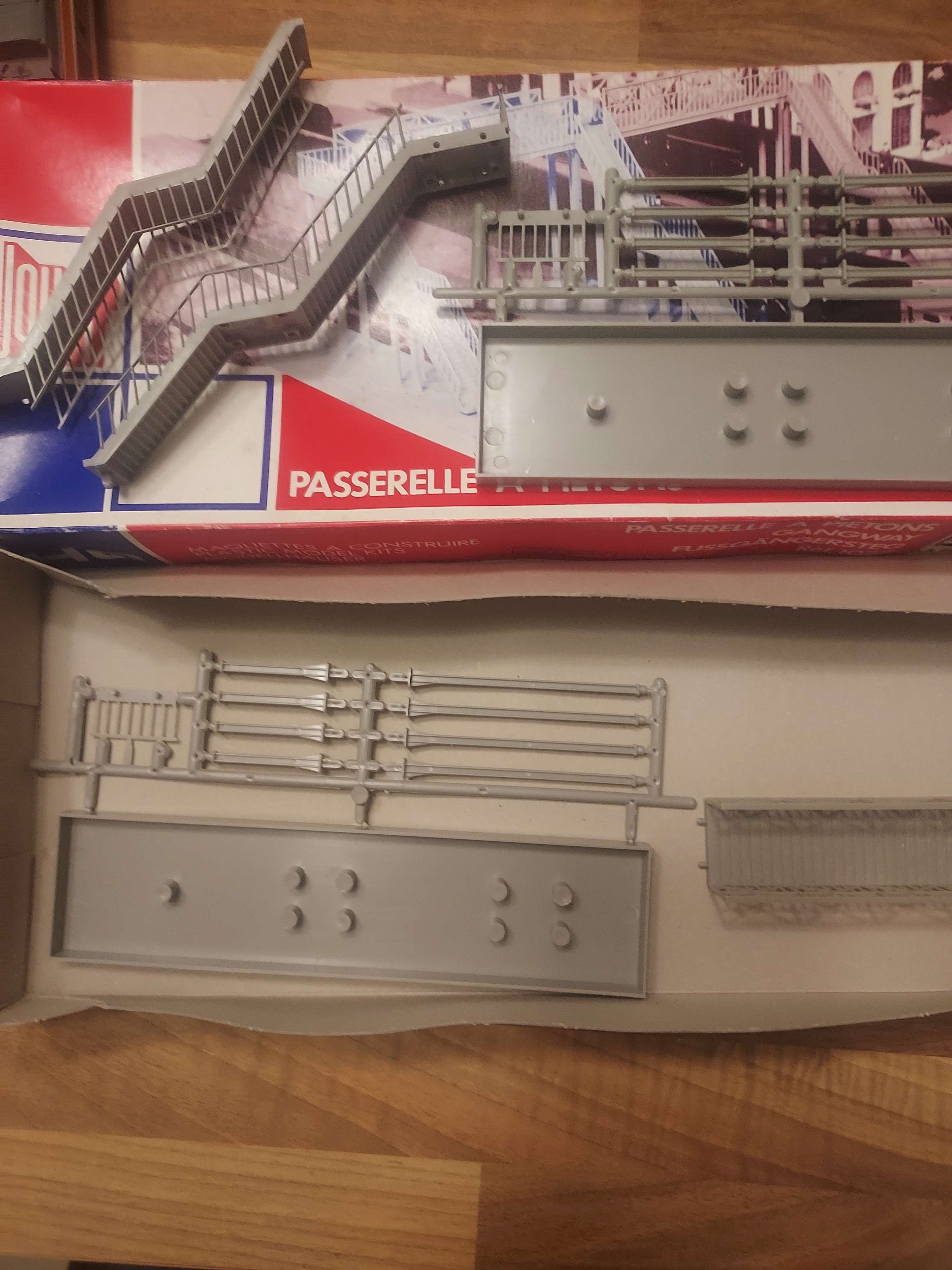 Jouef passerelle &agrave; pi&eacute;ton HO tr&egrave;s bon &eacute;tat  1027 ref 94