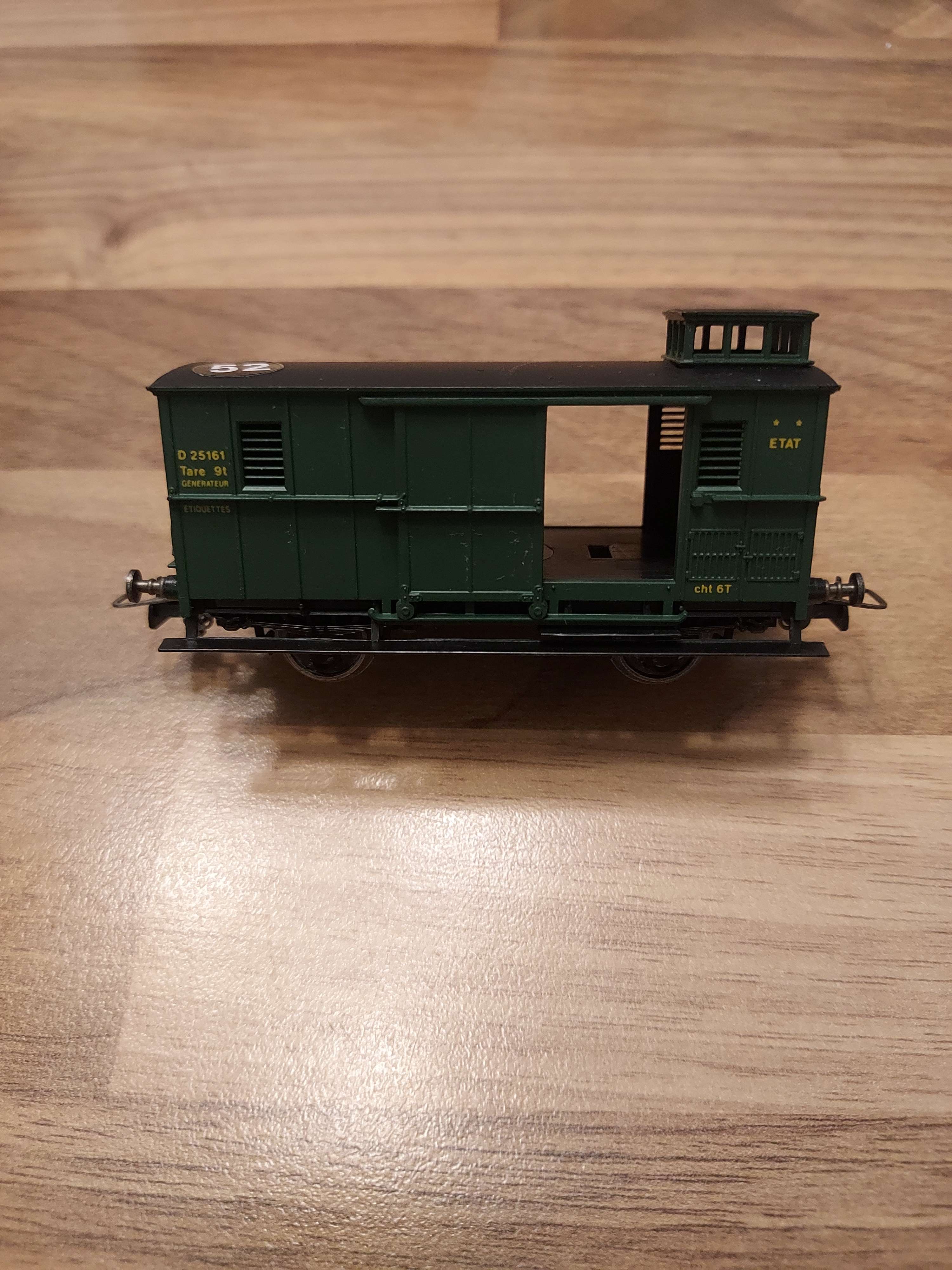 Jouef  HO Fourgon &agrave; Bagages - Vert  ref 52