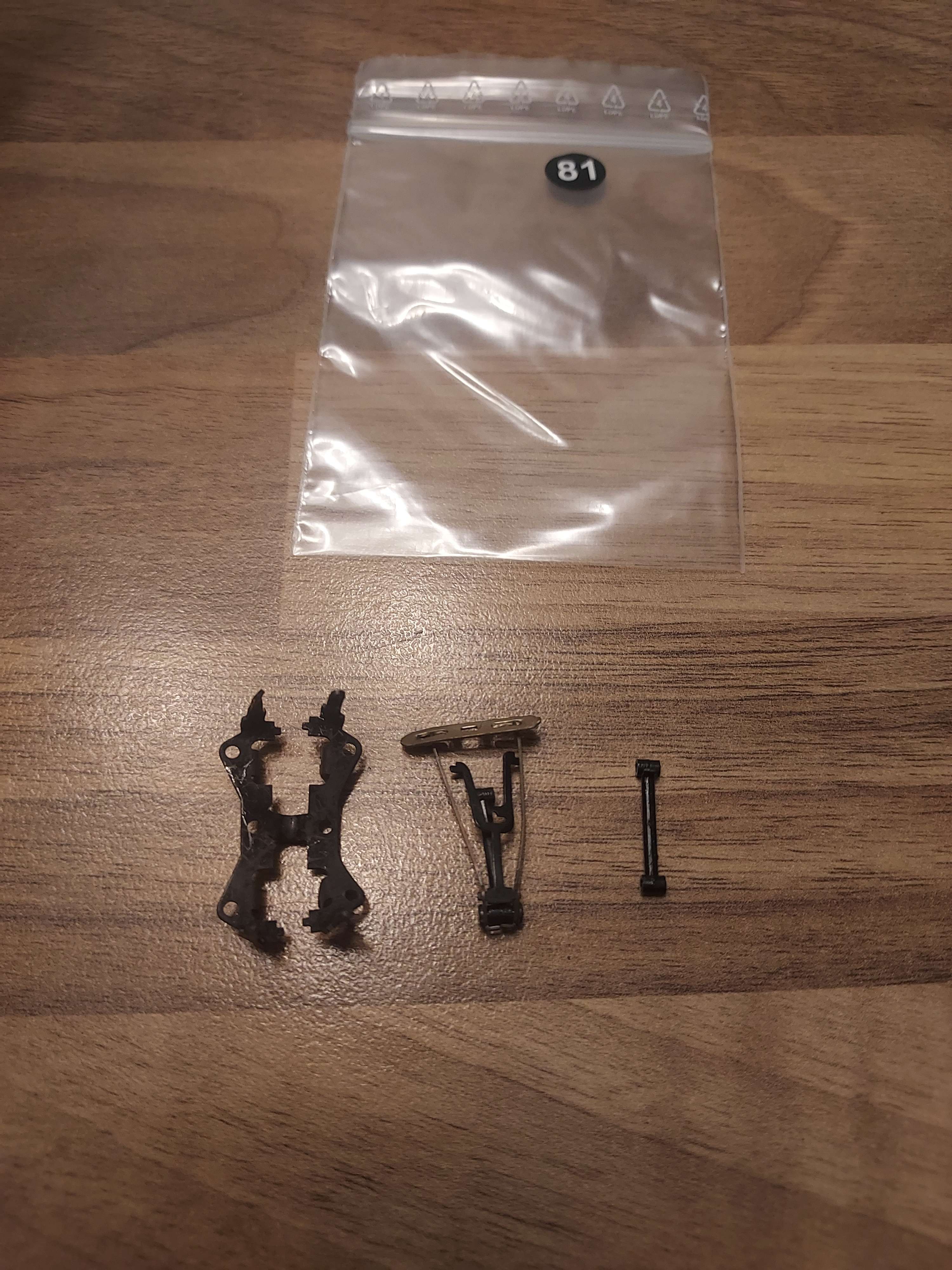 Jouef pi&egrave;ces de pantographe tgv sud est HO ref 81