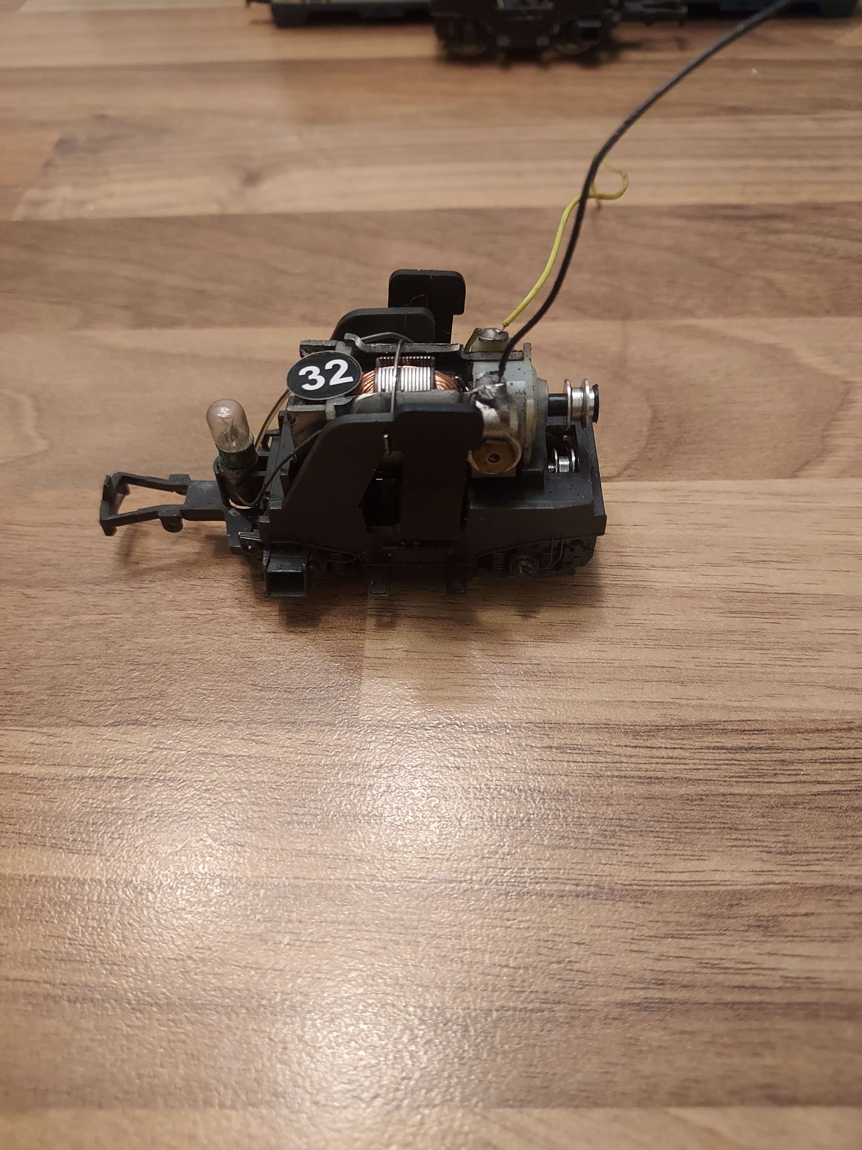 Jouef bogie capteurs porteur avec moteur de locomotive BB 67407 HO ref 32