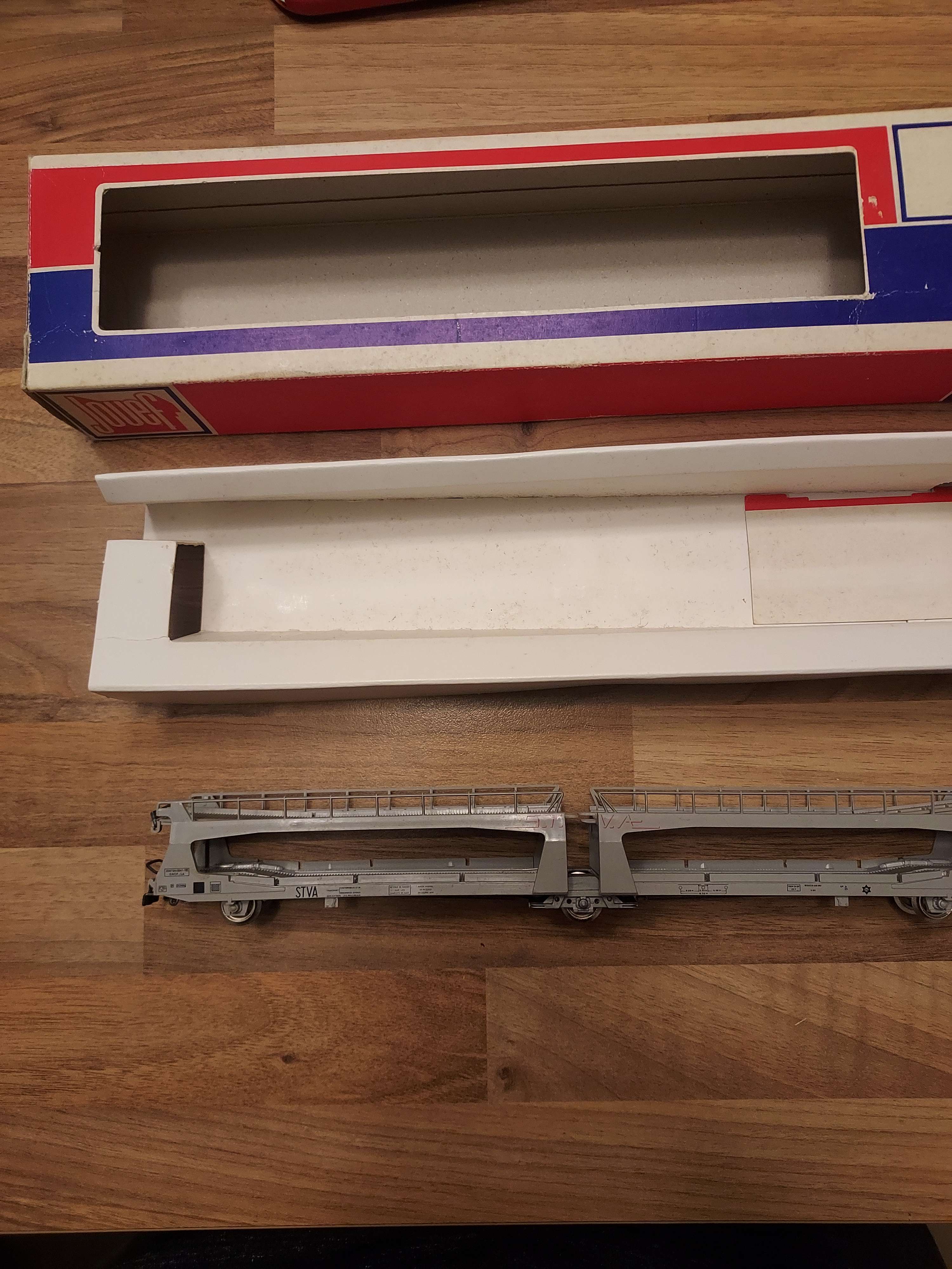 Jouef wagon porte voiture HO 6571 avec boite ref 81