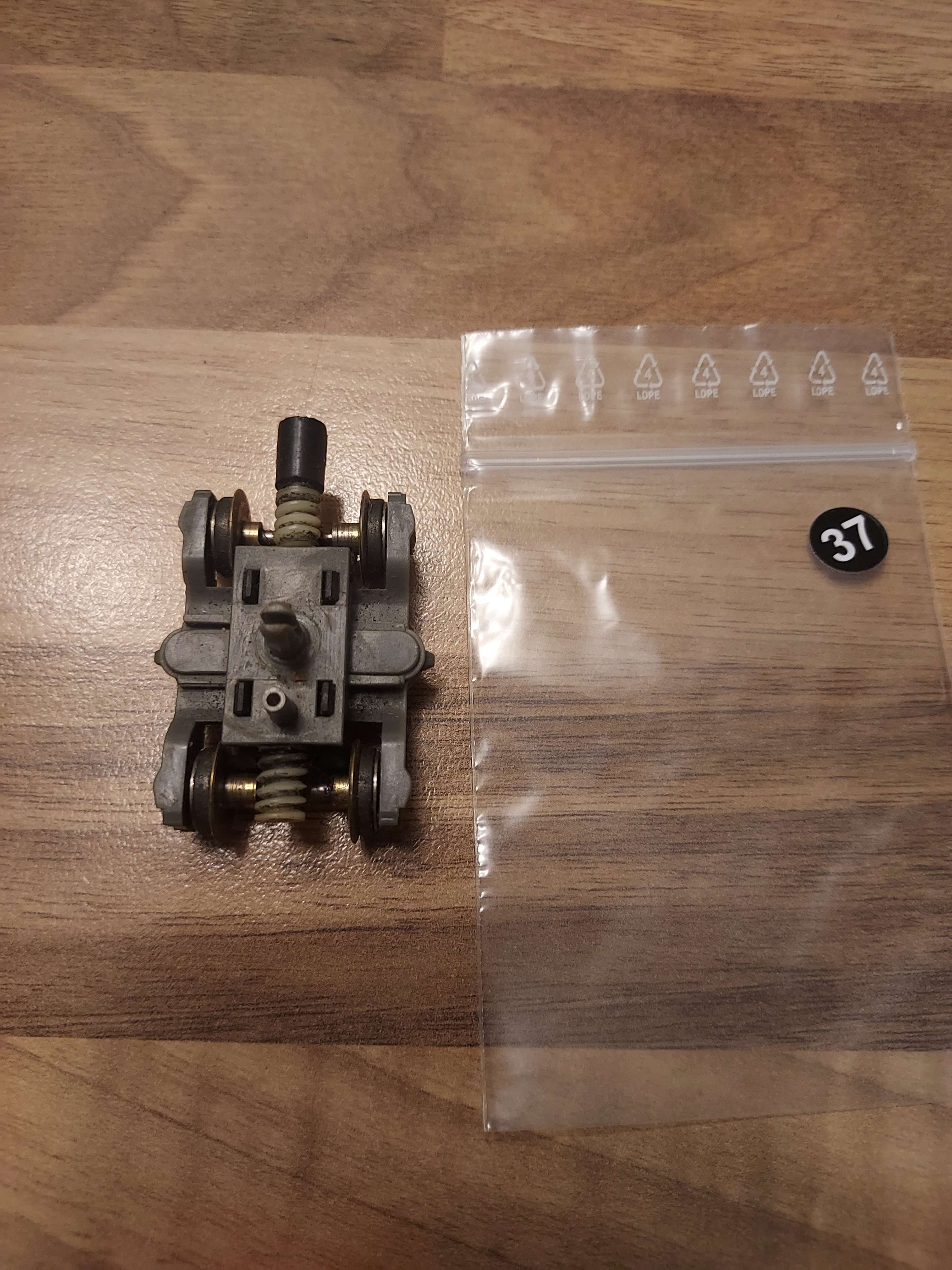 JOUEF BOGIE MOTEUR POUR AUTOMOTRICE TYPE RTG TURBOTRAIN ref 37