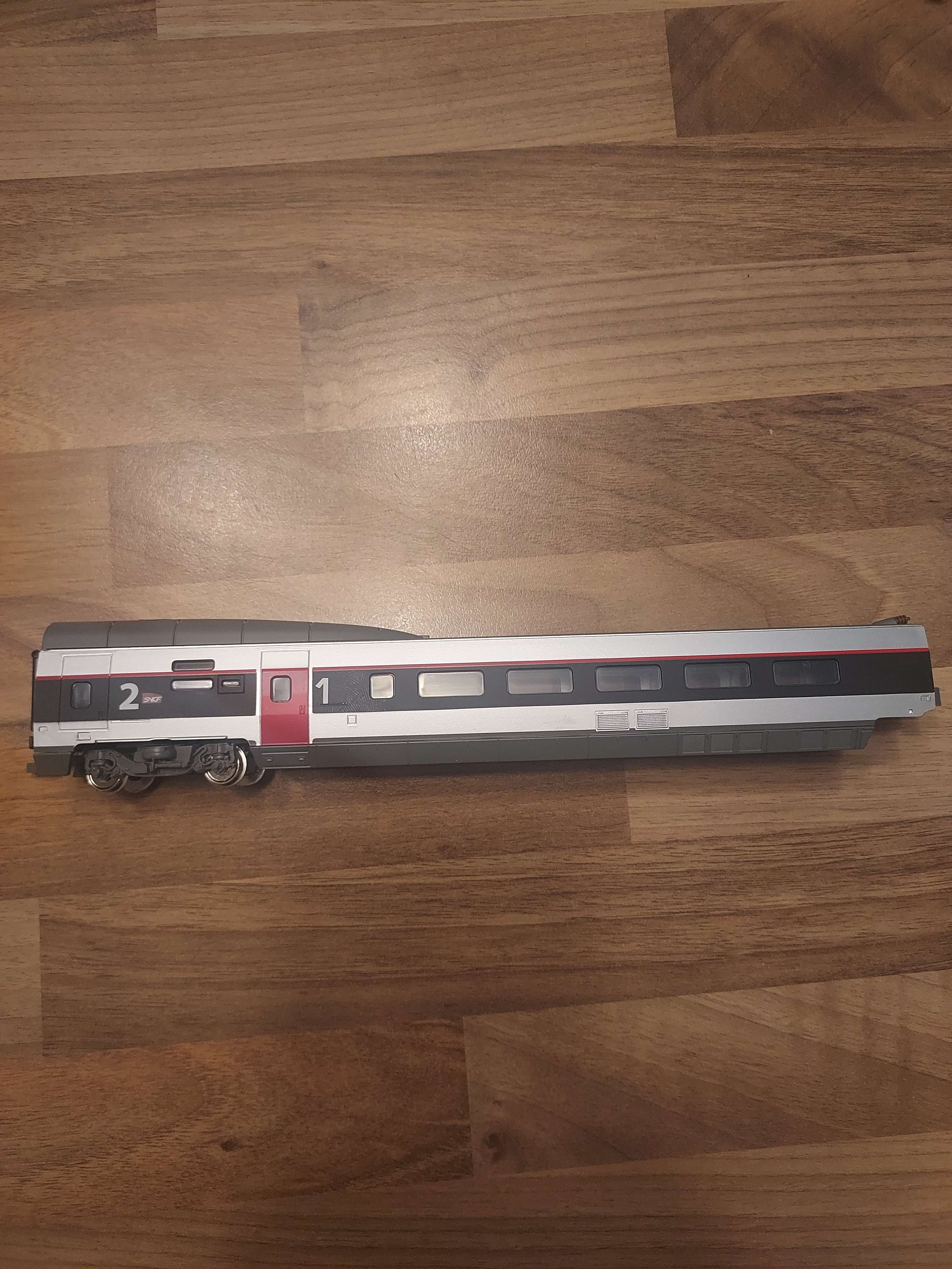 Mehano voiture tgv tricourant 2 et 1 classe HO ref 76