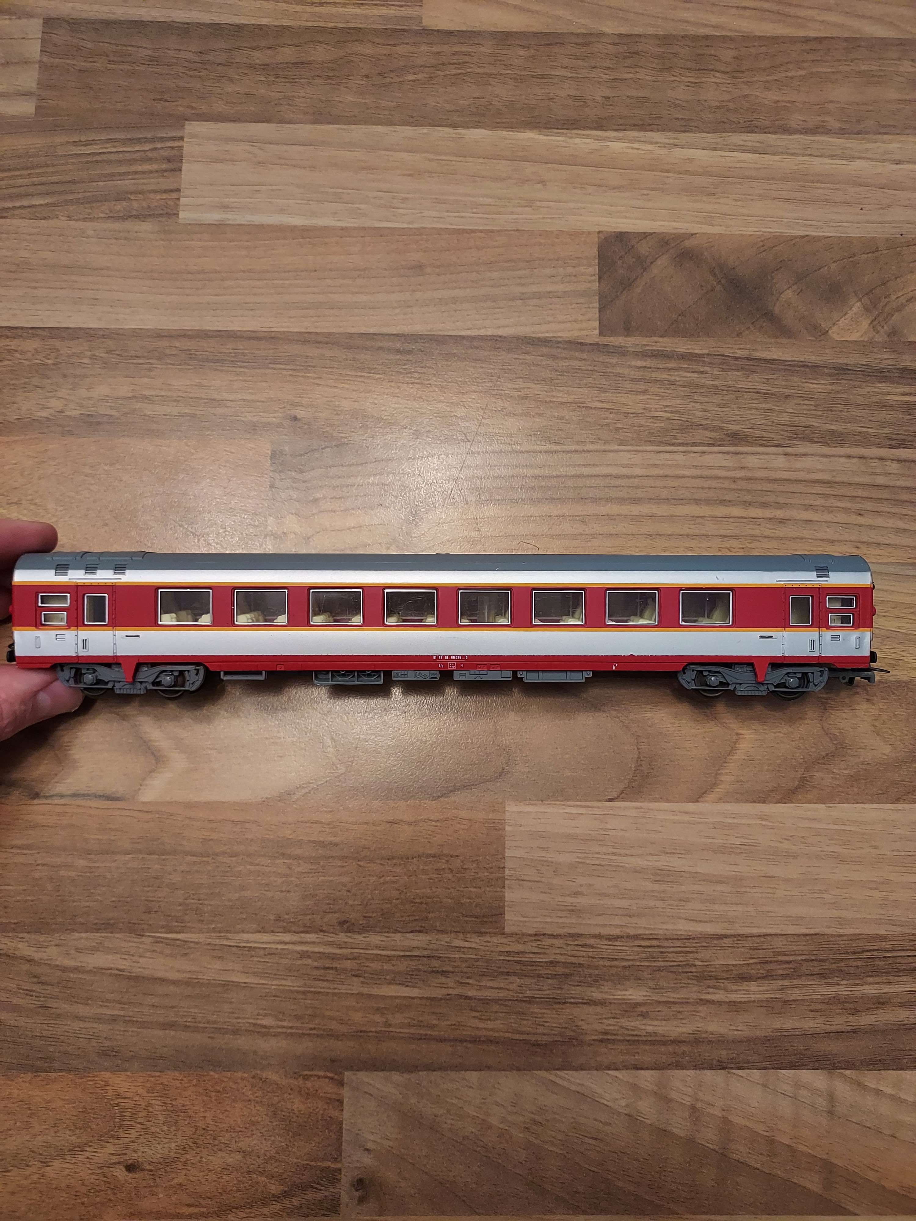 JOUEF HO  VOITURE VOYAGEUR PASSAGER GRAND CONFORT, WAGON AMENAG&Eacute; R&eacute;f 82 