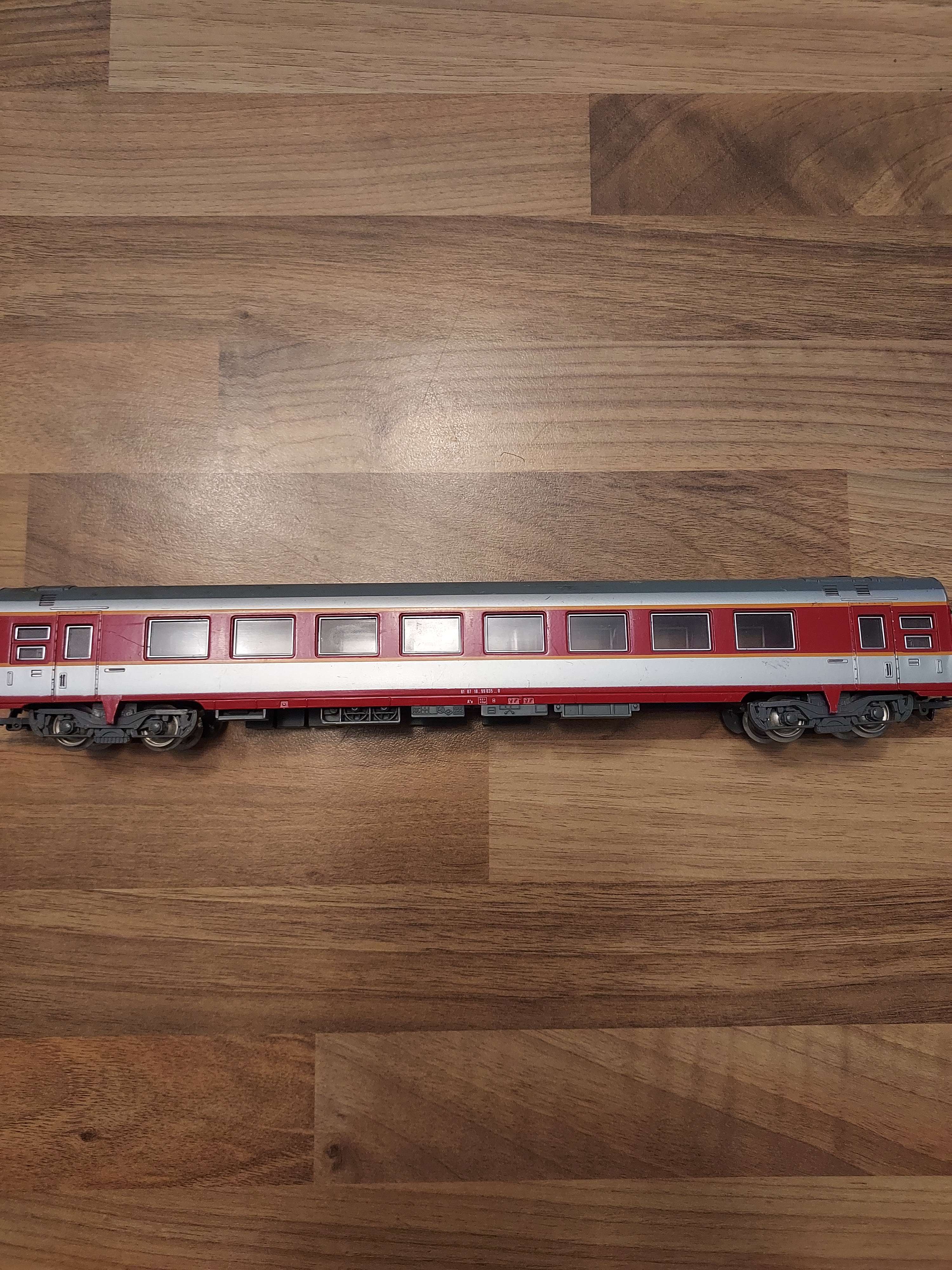 JOUEF HO VOITURE VOYAGEUR PASSAGER GRAND CONFORT, WAGON AMENAG&Eacute; R&eacute;f 54