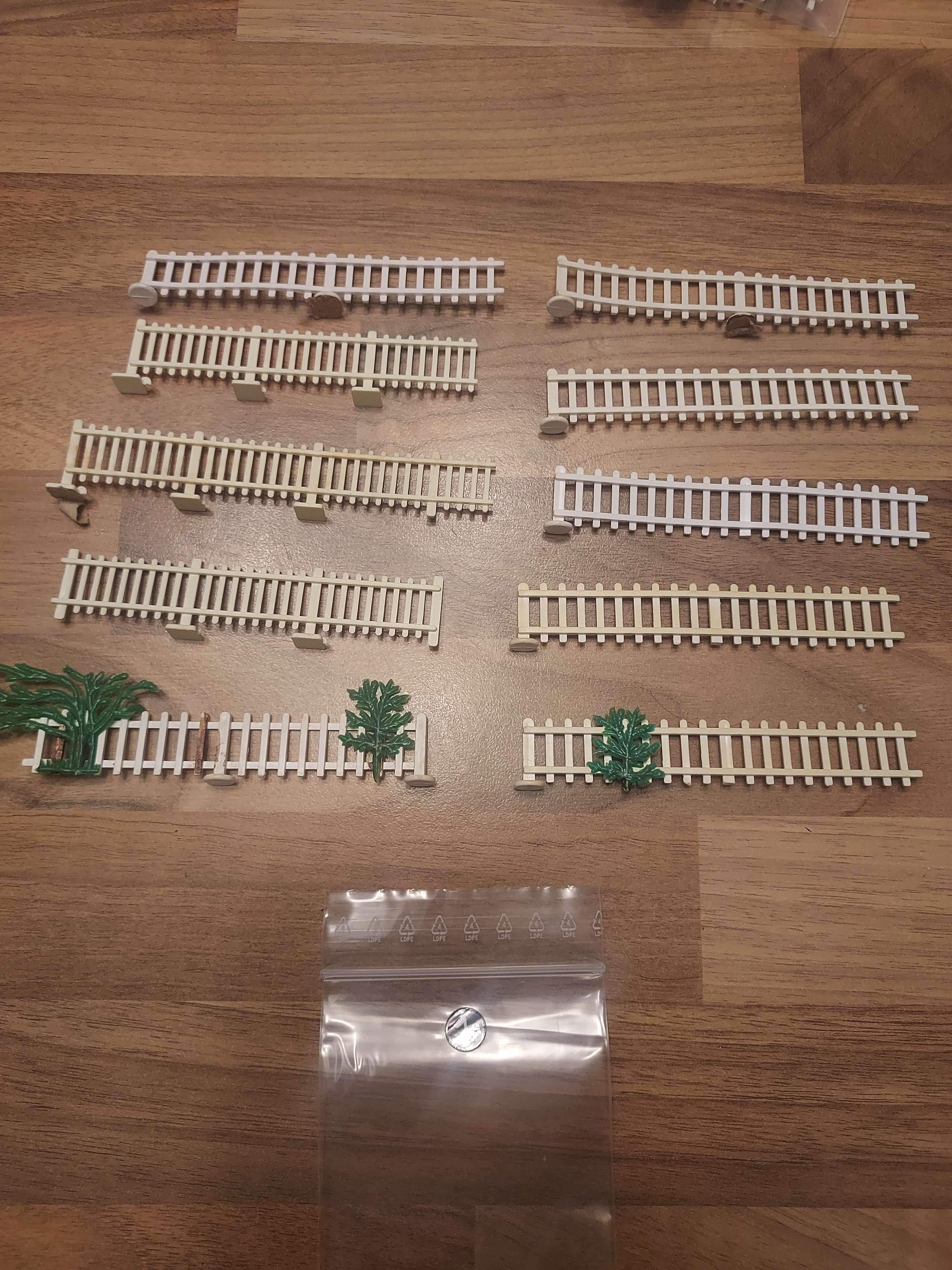 Jouef lot de 10 barri&egrave;res cl&ocirc;ture HO ref 7