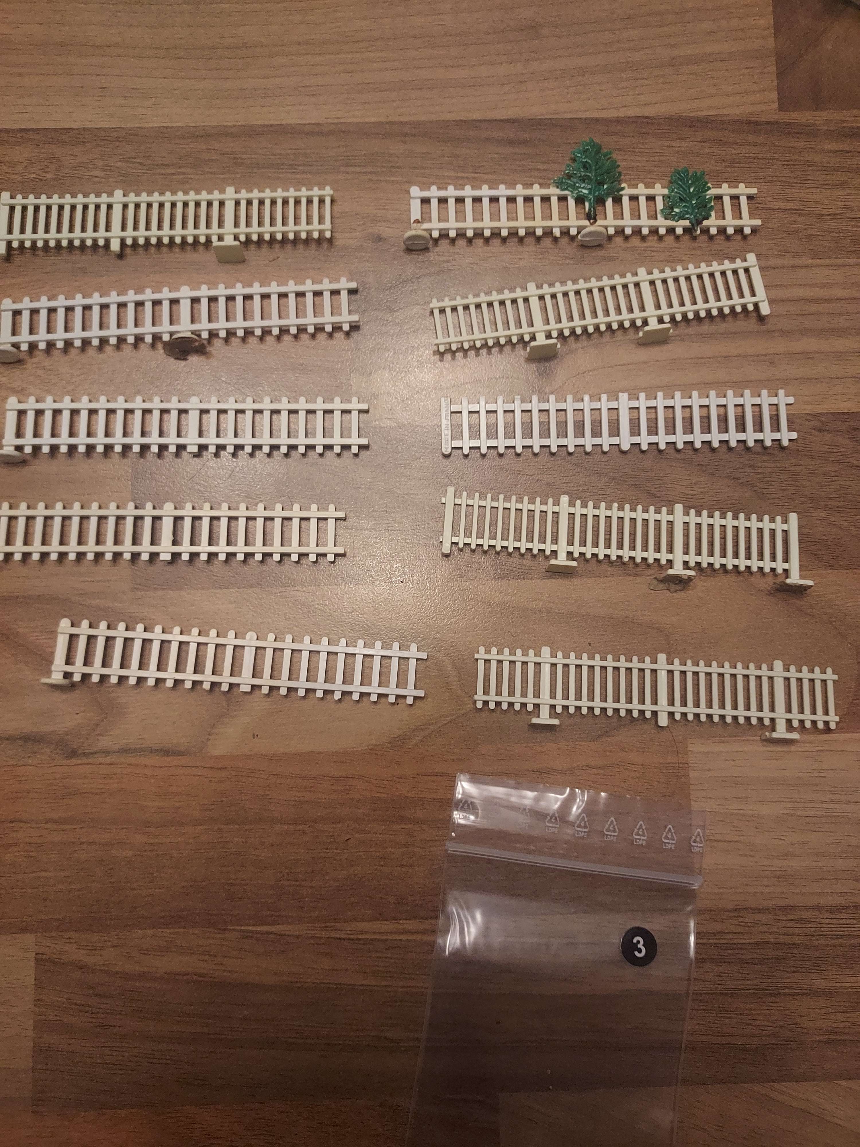 Jouef lot de 10 barri&egrave;res cl&ocirc;ture HO ref 3