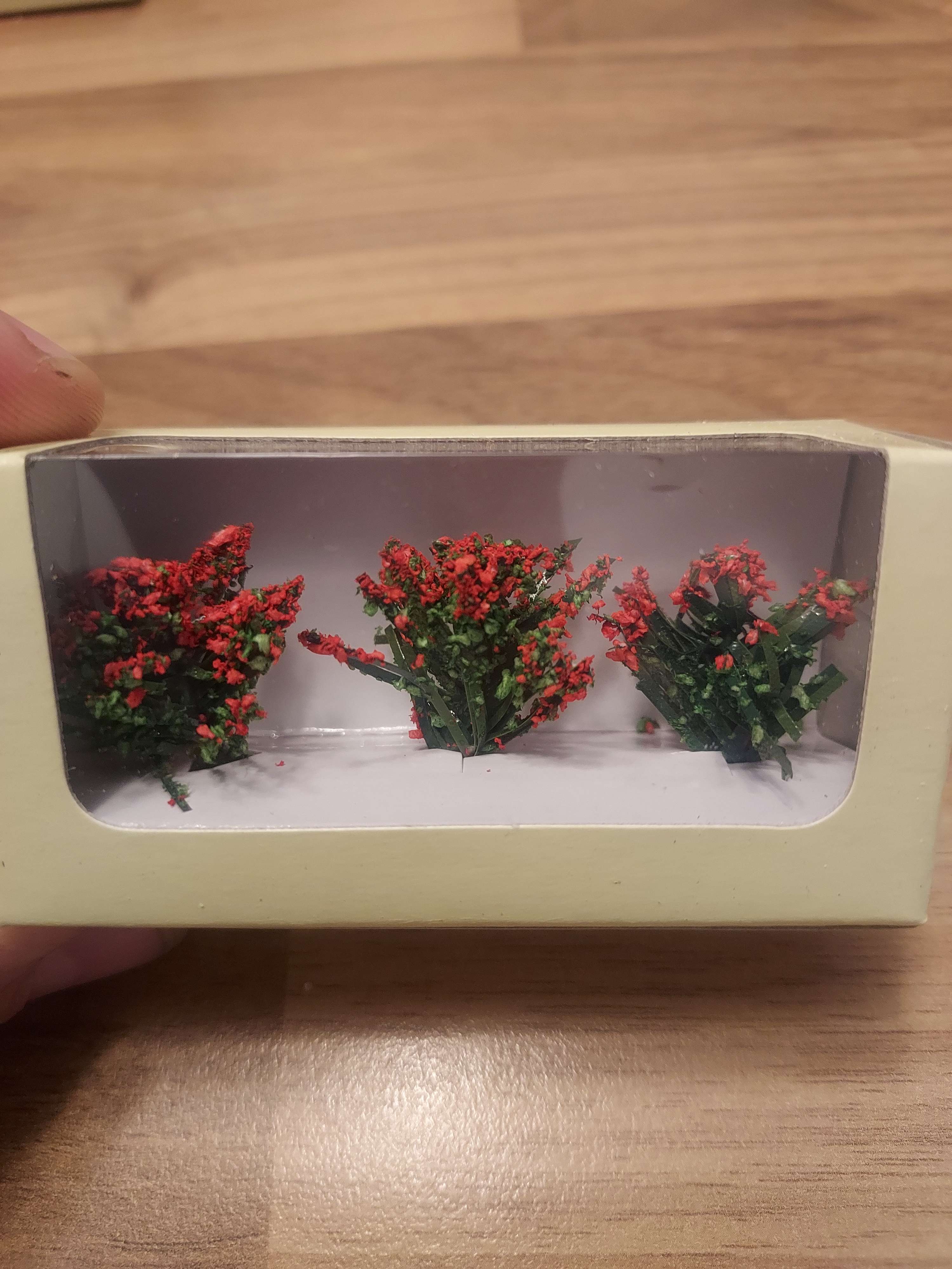 Lot de 3 Arbustes HO de la marque Hachette jouef noch faller 