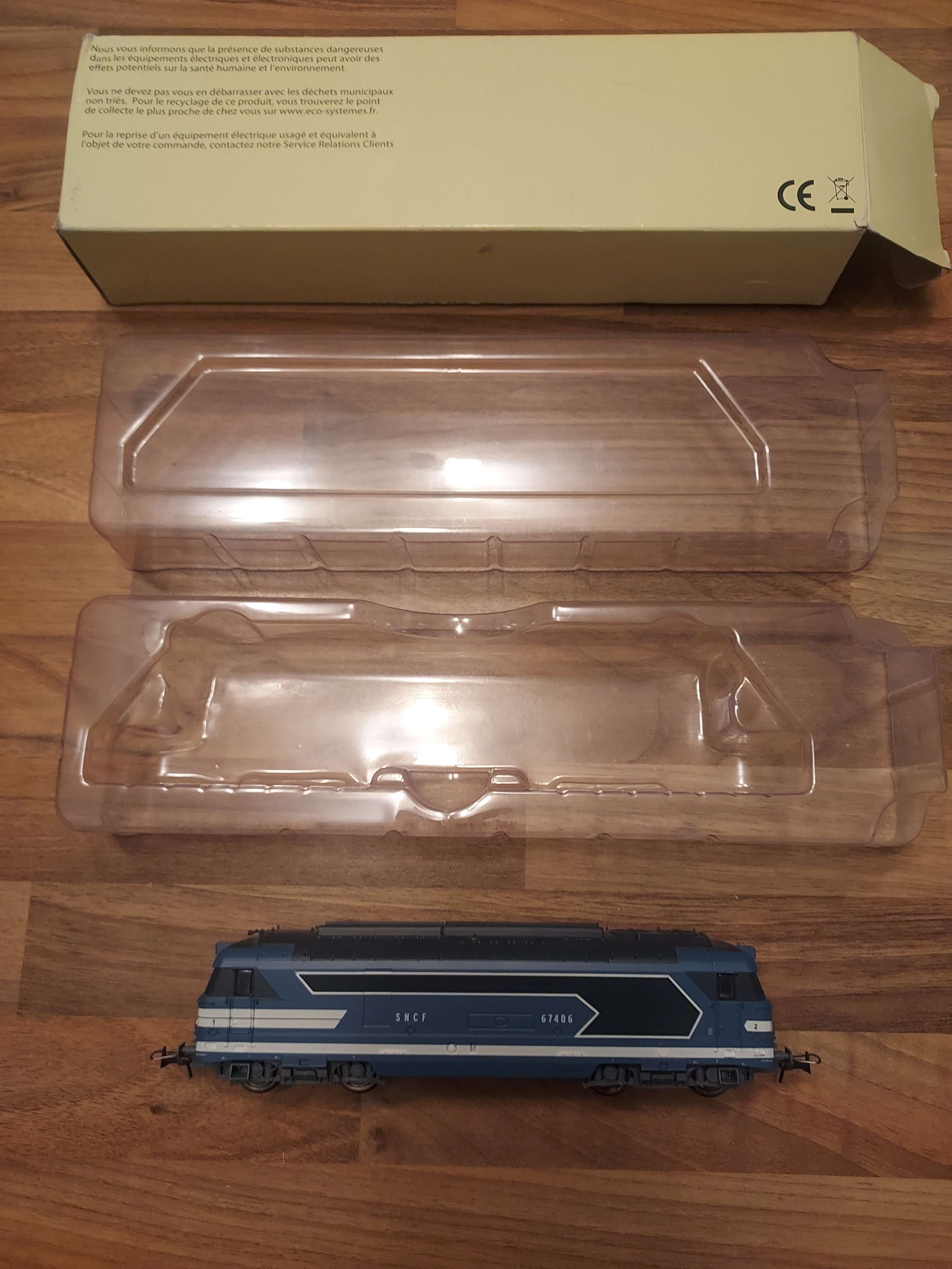 Hachette locomotive cc 67406 HO &eacute;clairage invers&eacute; roule tr&egrave;s bien pas jouef 