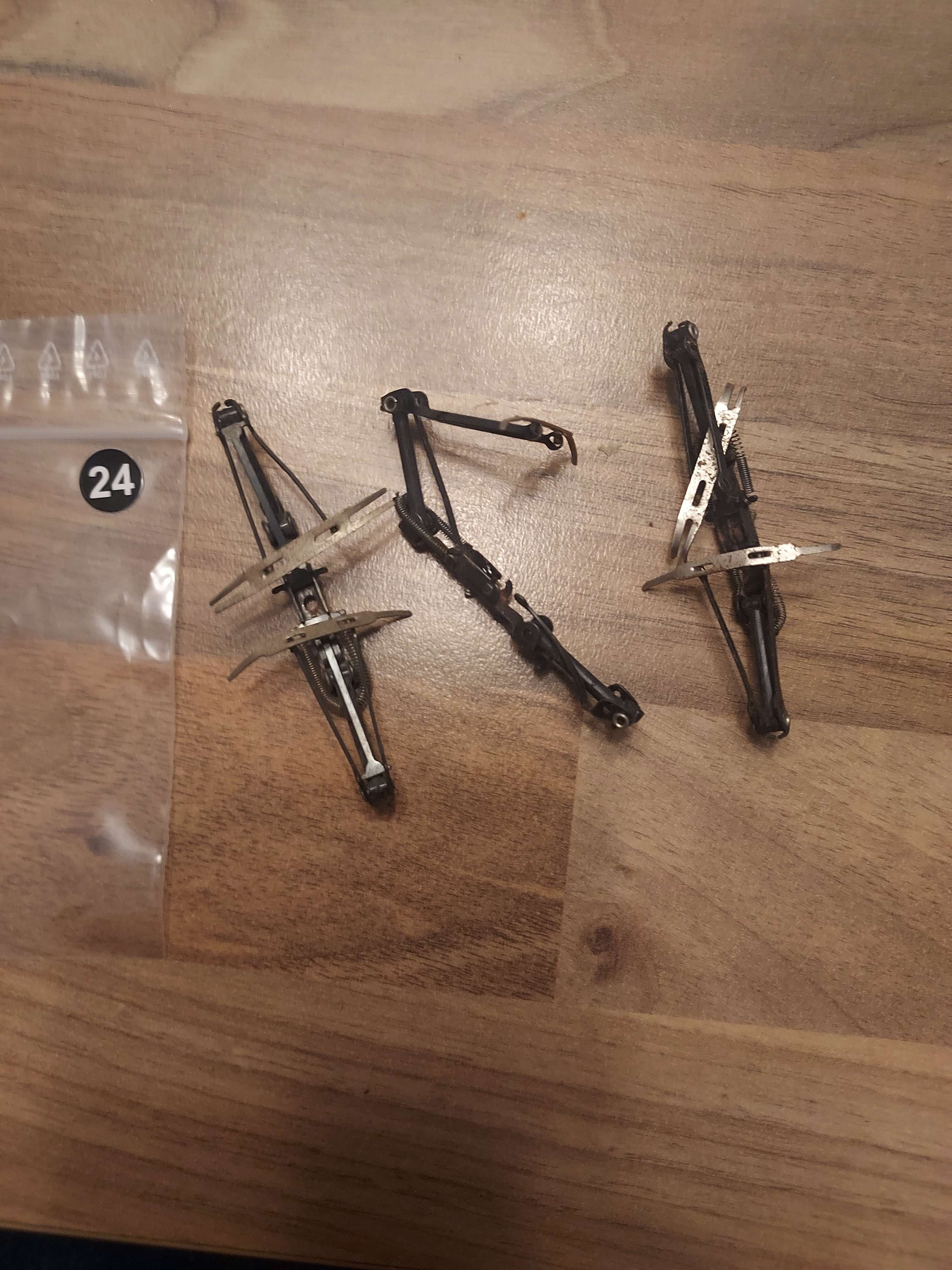 Lima lot de trois pantographes de tgv sud est pour pi&egrave;ces ref 24