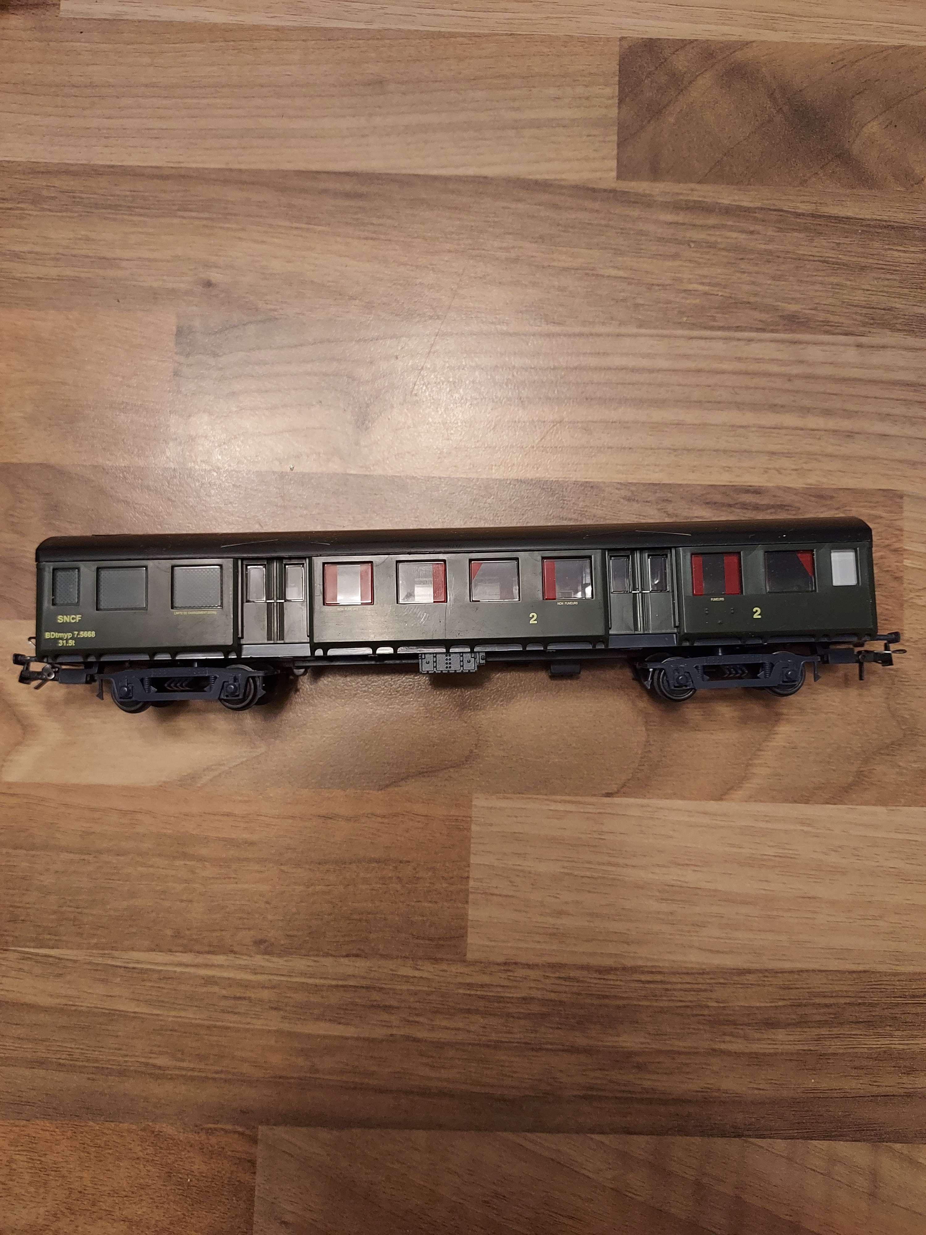 Jouef lima voiture voyageurs HO ref 43 attelage &agrave; &eacute;longation 