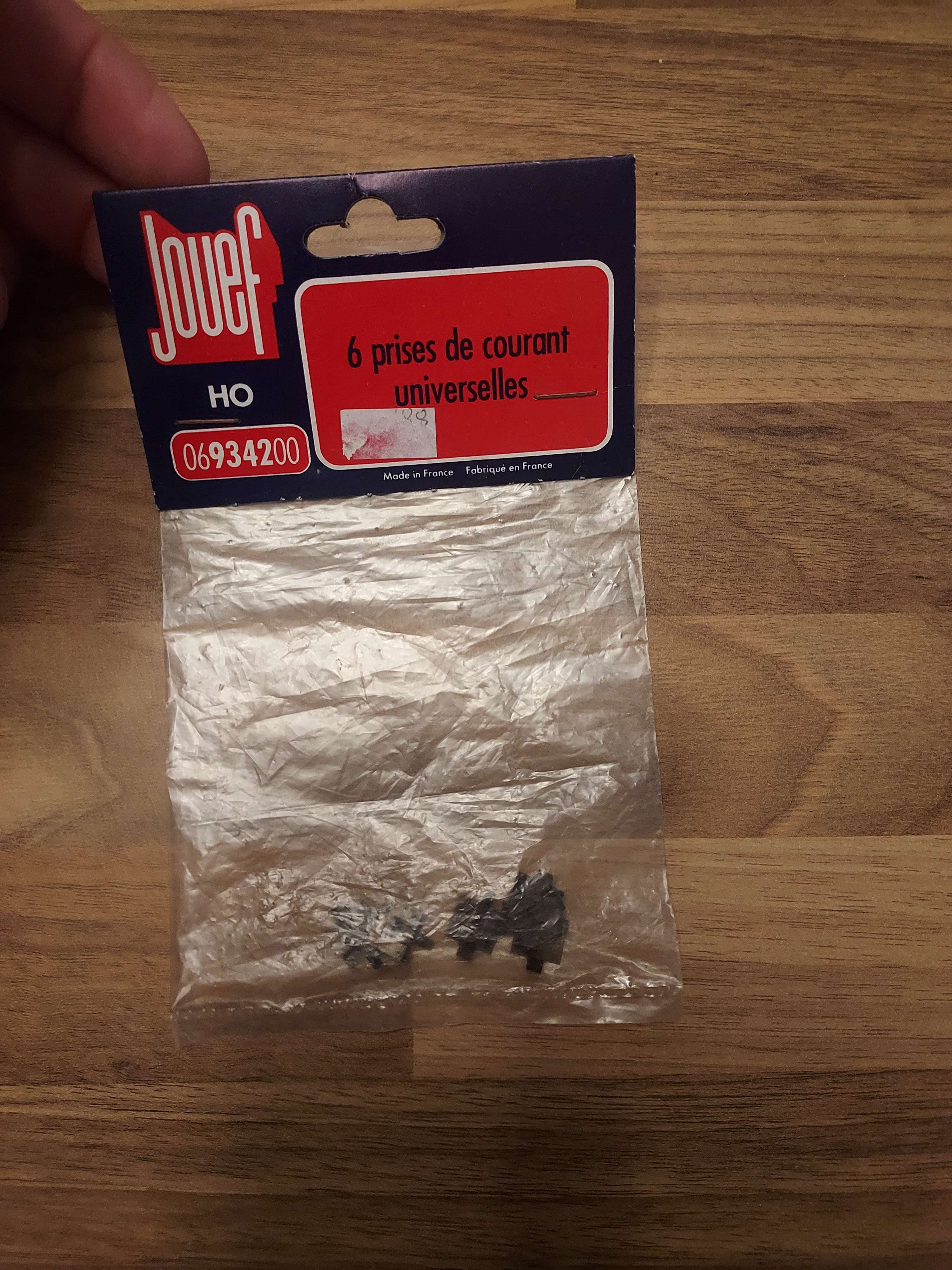 TRAIN HO JOUEF - SACHET NEUF DE 6 PRISES DE COURANT UNIVERSELLES